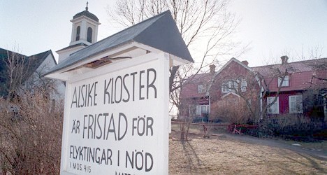  Kristna Freds ickevåldspris till Alsike kloster och Dessa mina minsta 