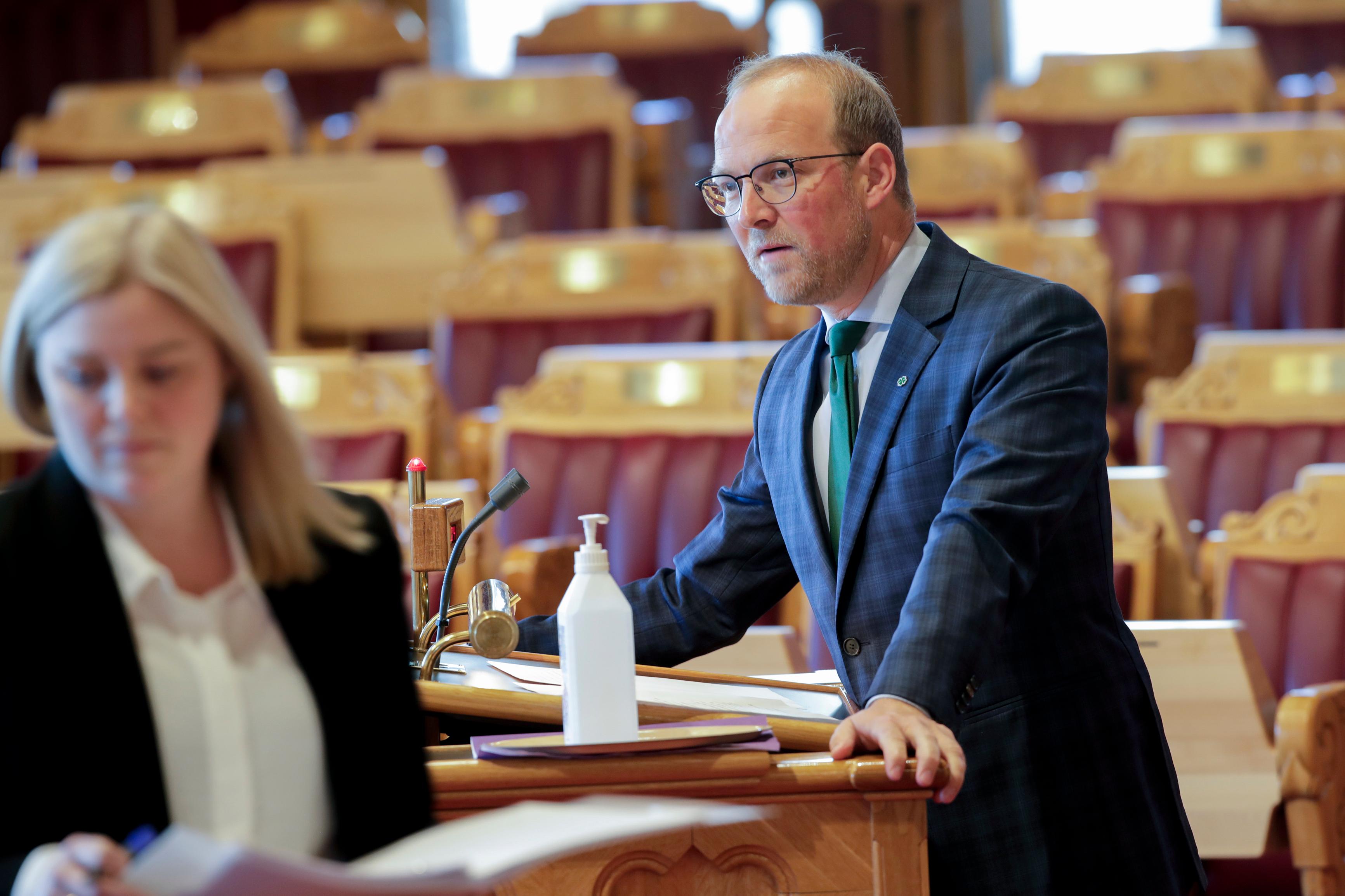 Oslo 20200520. 
Ole André Myhrvold (Sp) spør olje- og energiminister Tina Bru (H) i den muntlig spørretime på stortinget.
Foto: Vidar Ruud / NTB scanpix