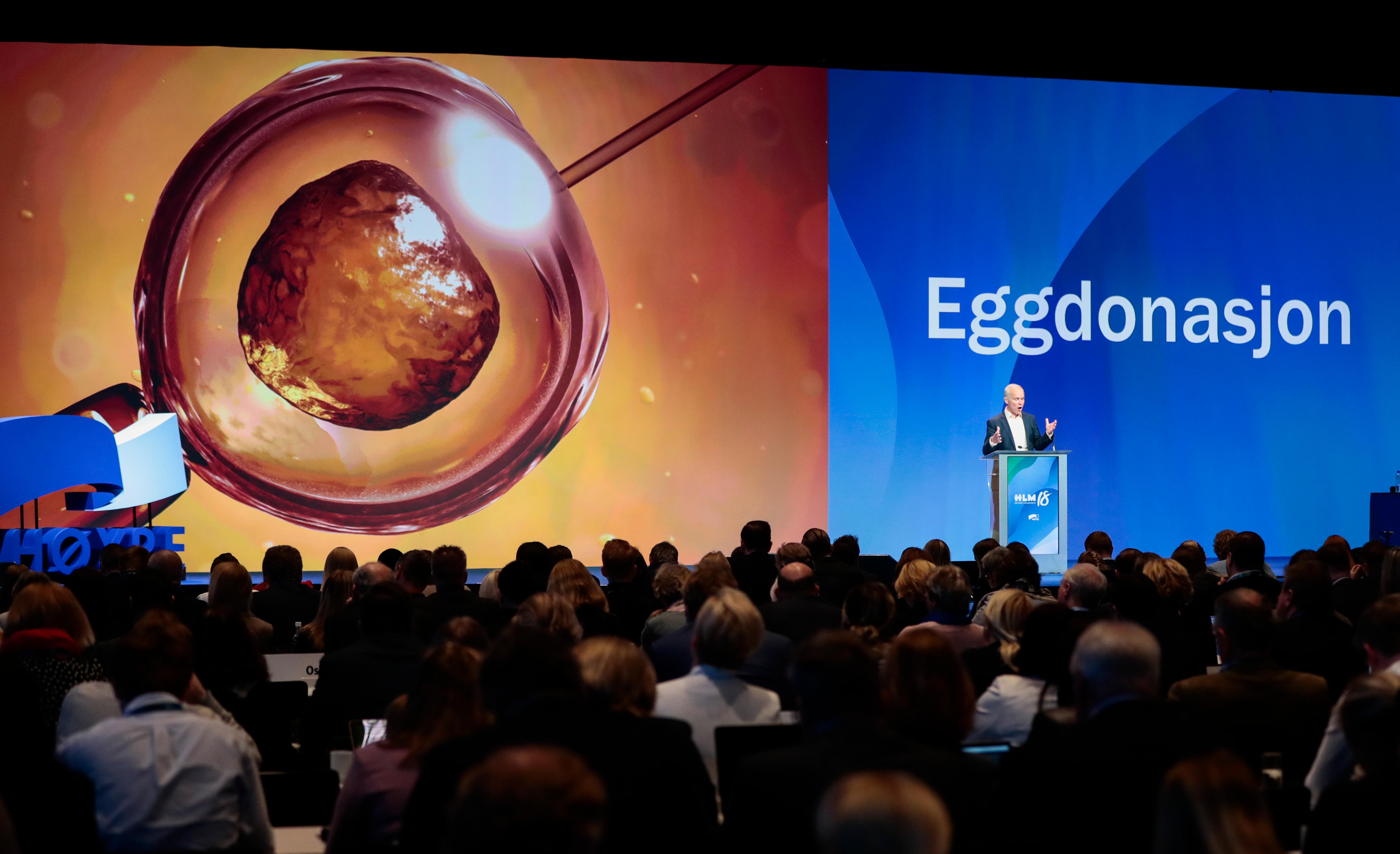 Gardermoen  20180407.
Kunnskaps- og integreringsminister Jan Tore Sanner fra Høyre innleder til storresolusjon om bioteknologi under Høyres landsmøte på Gardermoen fredag. Eggdonasjon.
Foto: Lise Åserud / NTB scanpix