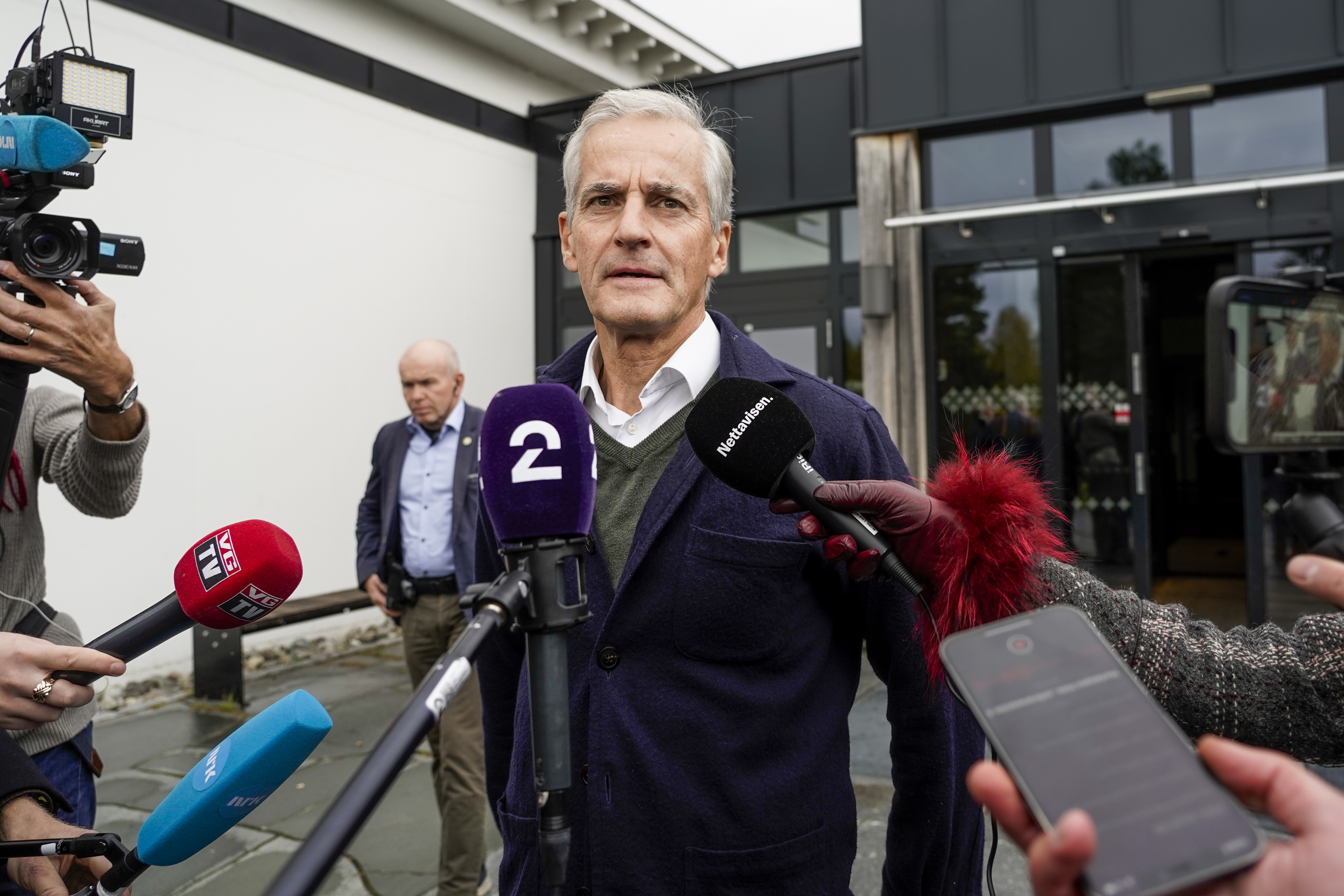 Jonas Gahr Støre (Ap) etter at det vart klart at SV trekkjer seg frå regjeringssonderingane i Hurdal. Foto: Terje Pedersen / NTB