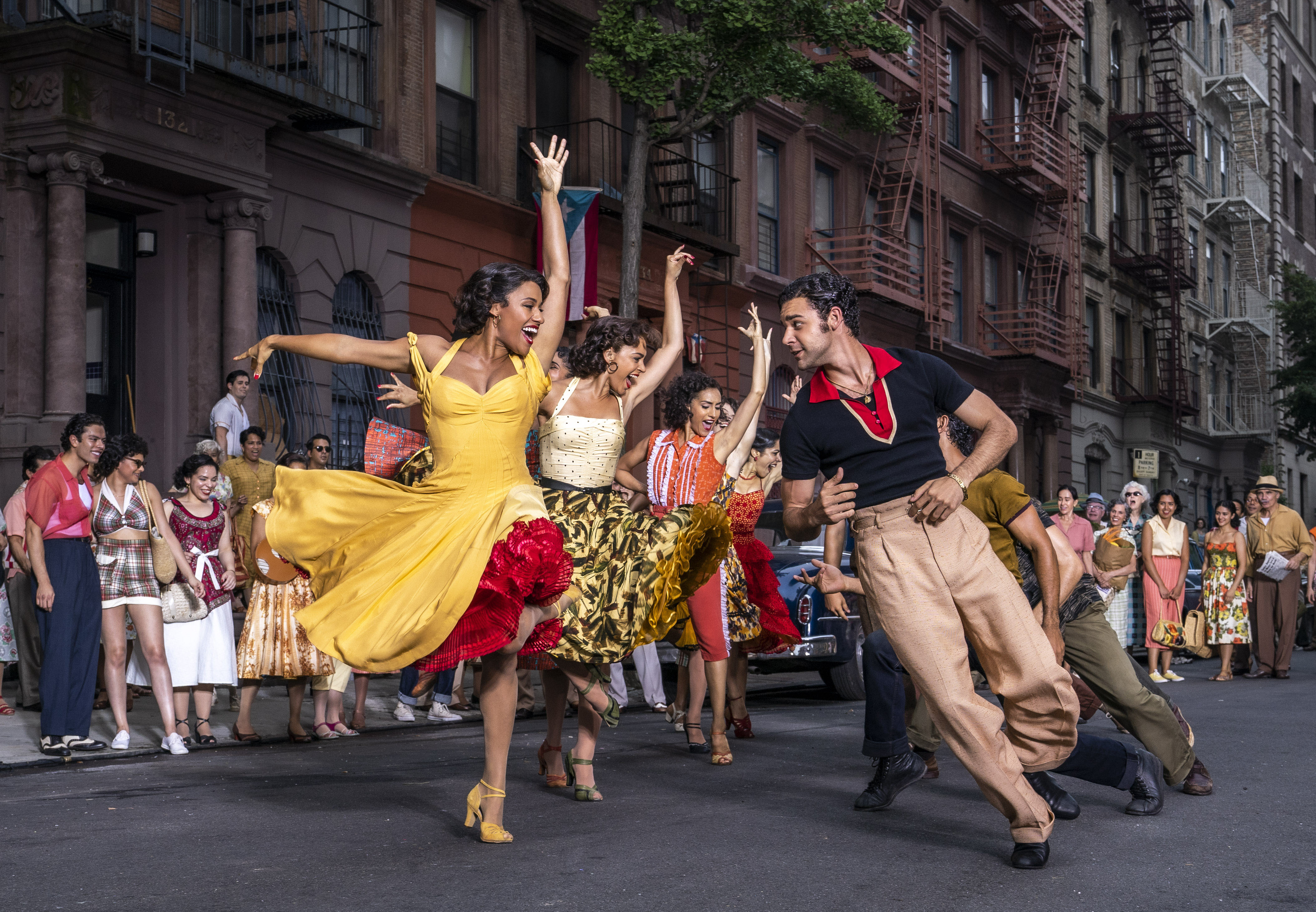 Fargerike dansescener i nye «West Side Story». Foto: Niko Tavernise / Twentieth Century