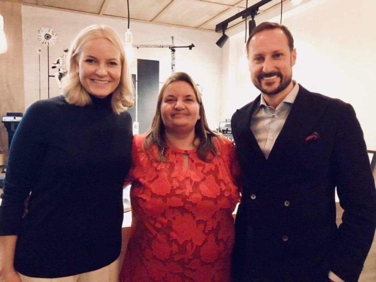 Anniken Nordengen har hilst på både kronprinsesse Mette-Marit og kronprins Haakon. En invitasjon til slottet hadde hun ikke takket nei til.