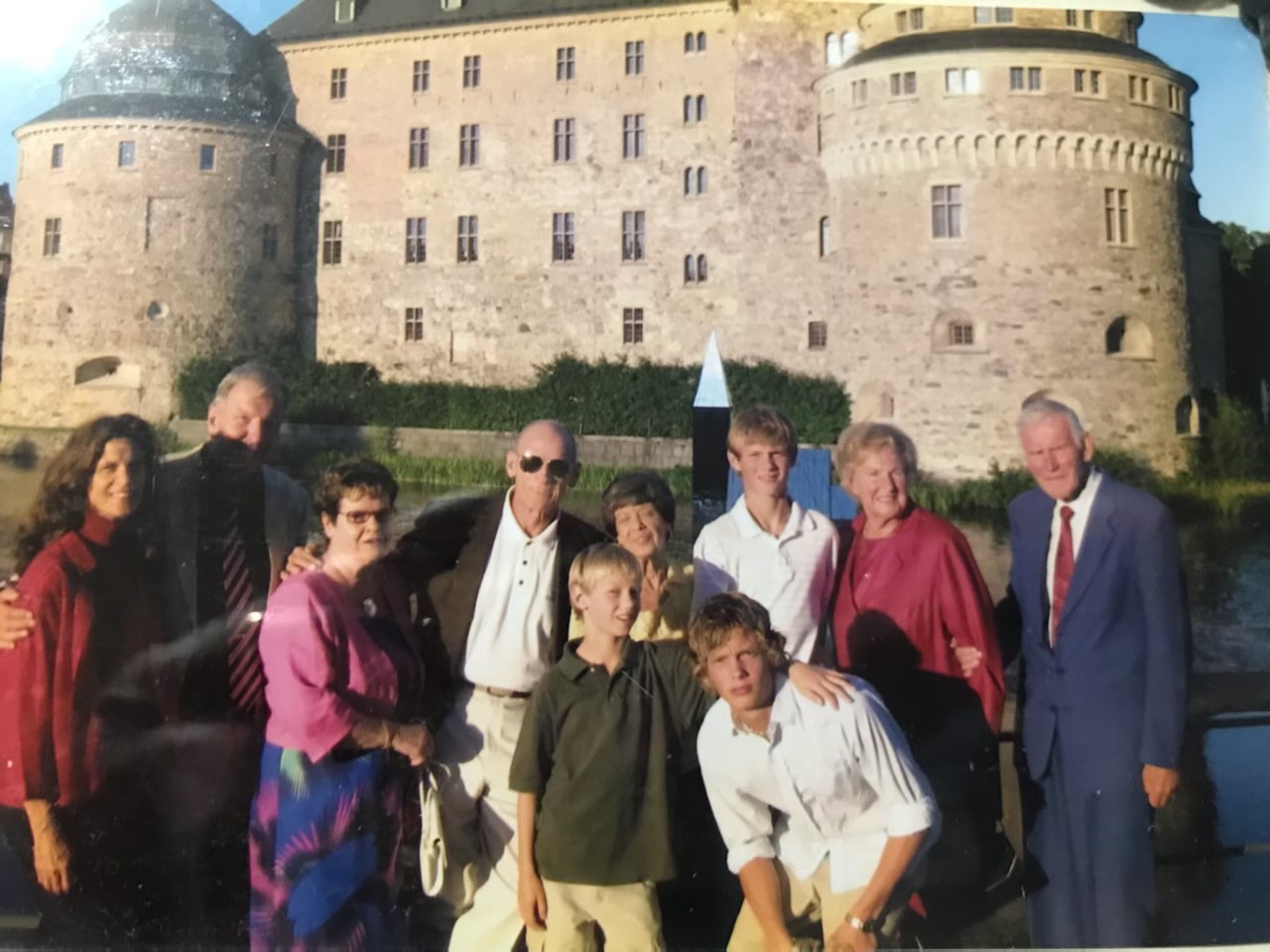 Daniel Carlson bodde tillsammans med sina två bröder och föräldrar i Örebro för 15 år sedan.