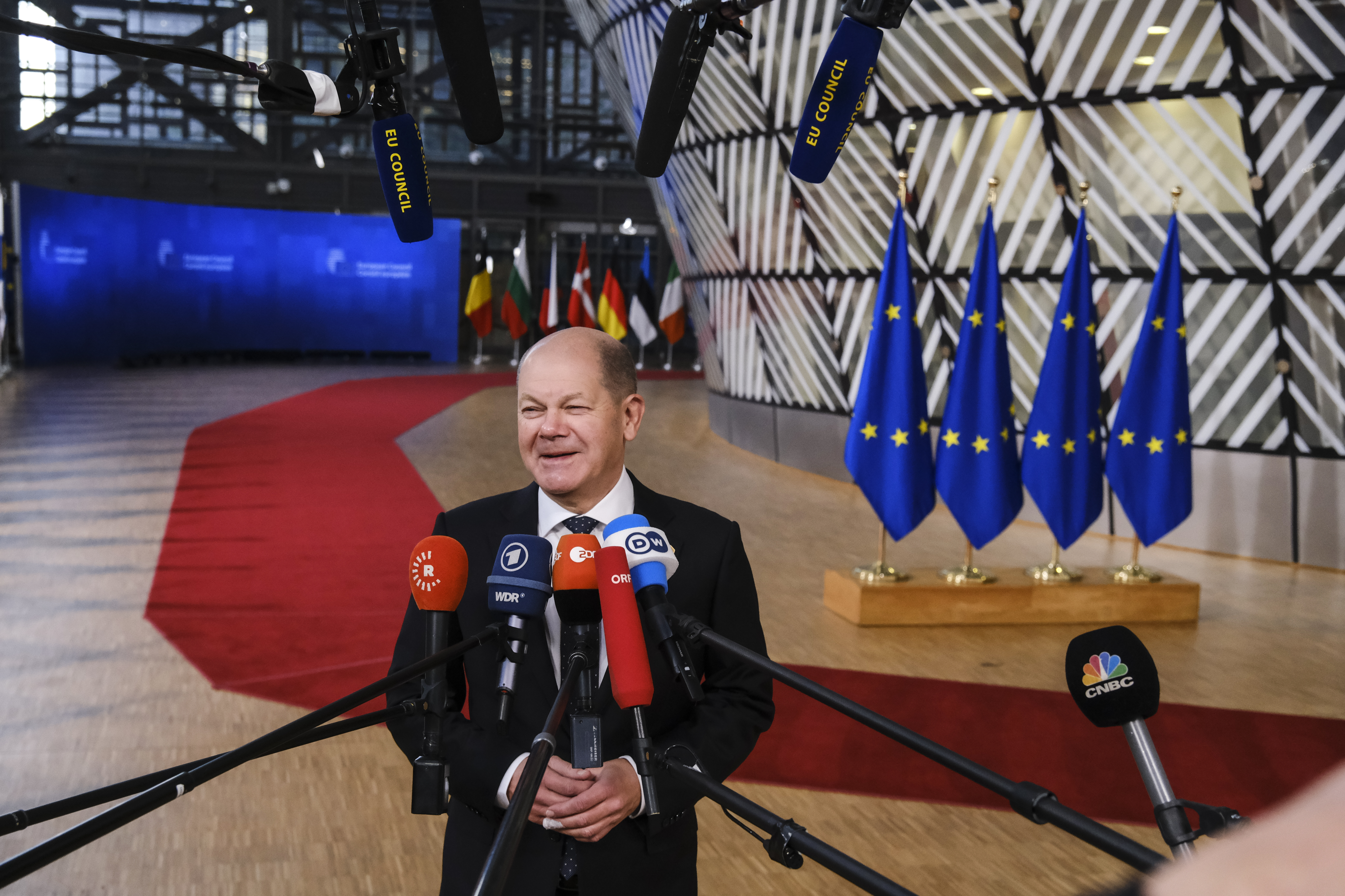 Forbundskansler Olaf Scholz gratulerte Frankrike med finaleplass i VM. Foto: Ministerrådets pressetjeneste