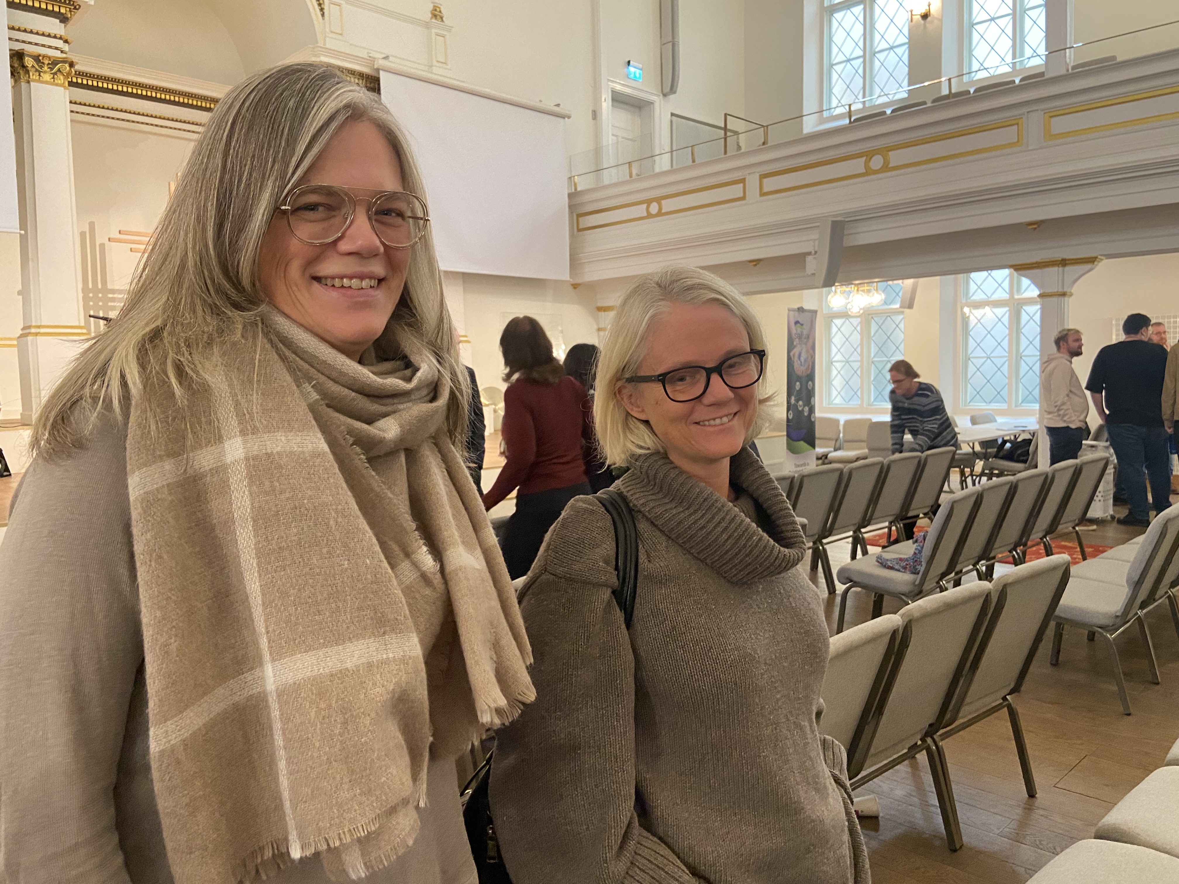 Sofia Ödman och Emelie Engström besökte konferensen Uppdrag Guds rike i Folkungakyrkan i Stockholm.