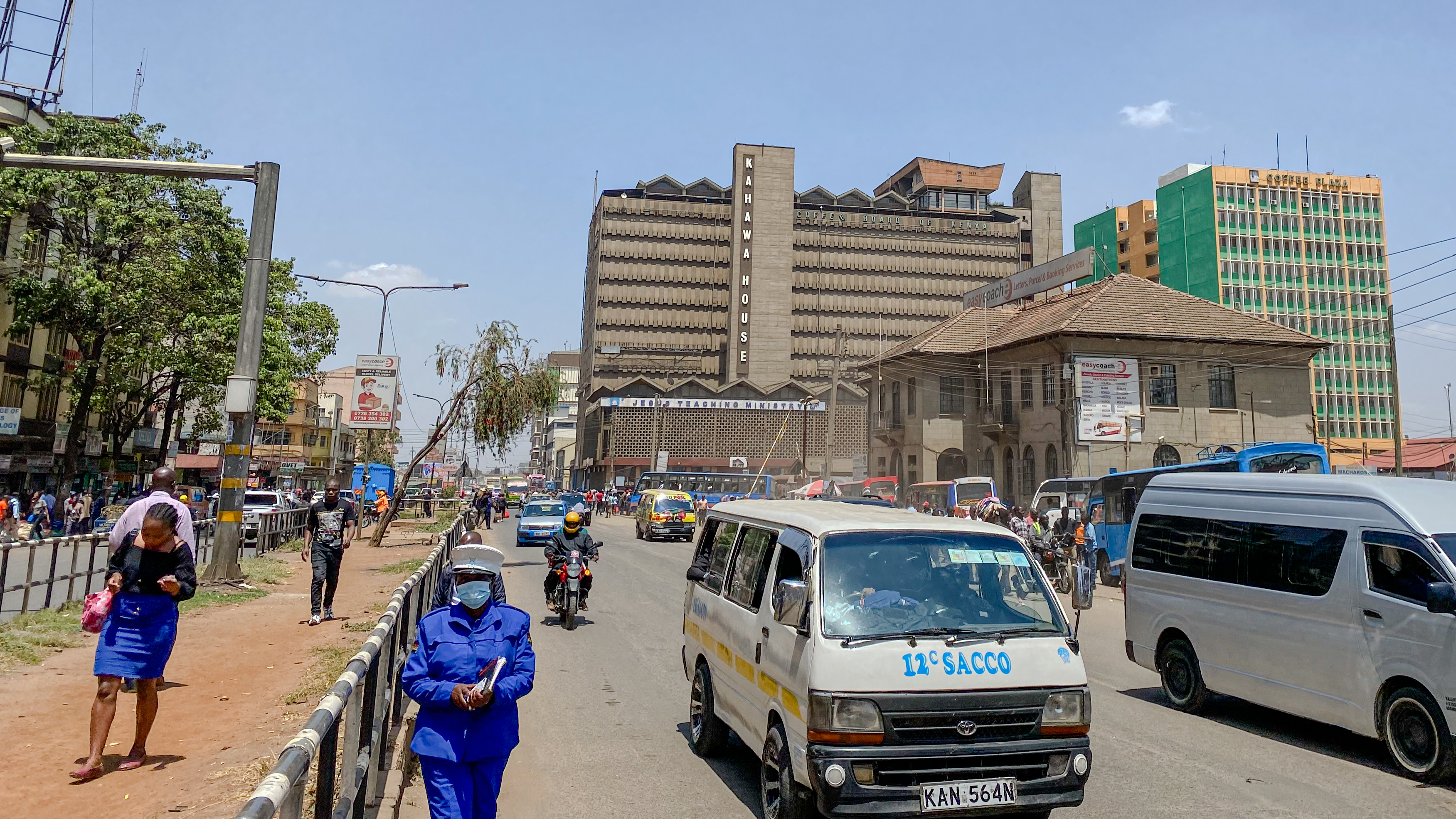 Dagen besöker megakyrkan Jesus Teaching Ministry och den kontroversielle pastorn Peter Manyuru i Nairobi i Kenya.