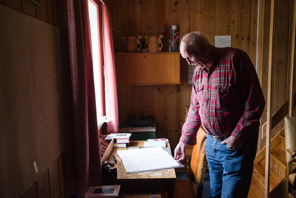 Kirkeboka viser at besøkstallene er høye til barnedåp, konfirmasjon og begravelser. Under vanlige søndagsgudstjenester er det glissent i kirkebenkene.