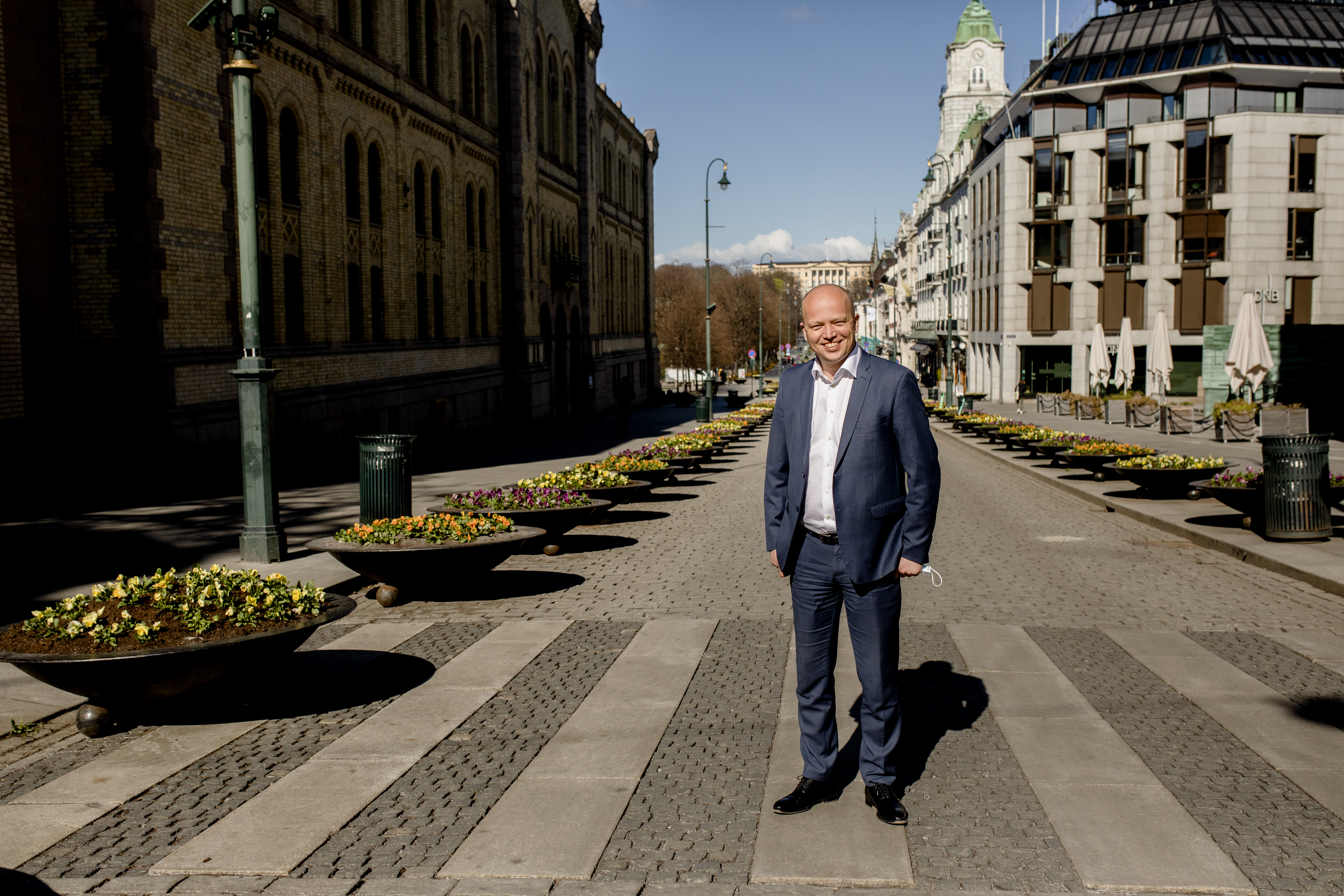 Tryge Slagsvold Vedum lover at Senterpartiet vil gjøre store endringer i regjeringens taxi-reform om de kommer i regjering.