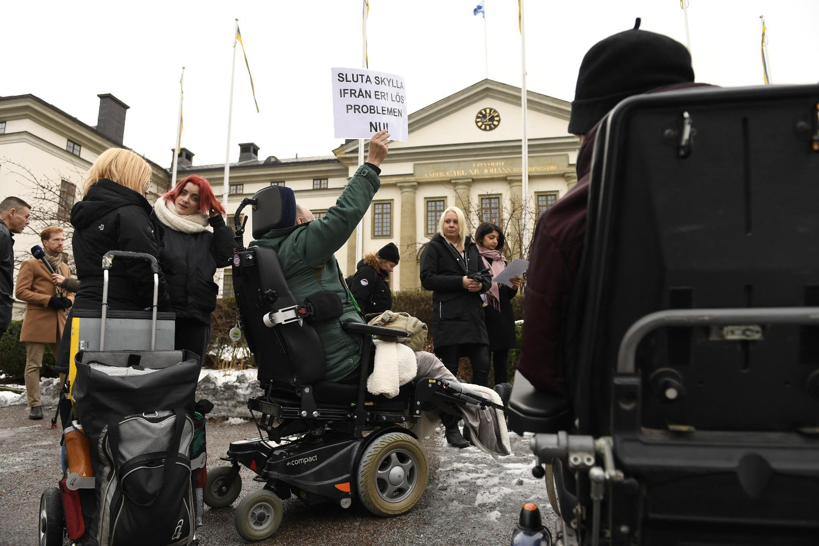 Slut på tålamodet. I slutet av november förra året genomfördes en protest utanför landstingshuset i Stockholm mot hur färdtjänsten fungerar i staden.