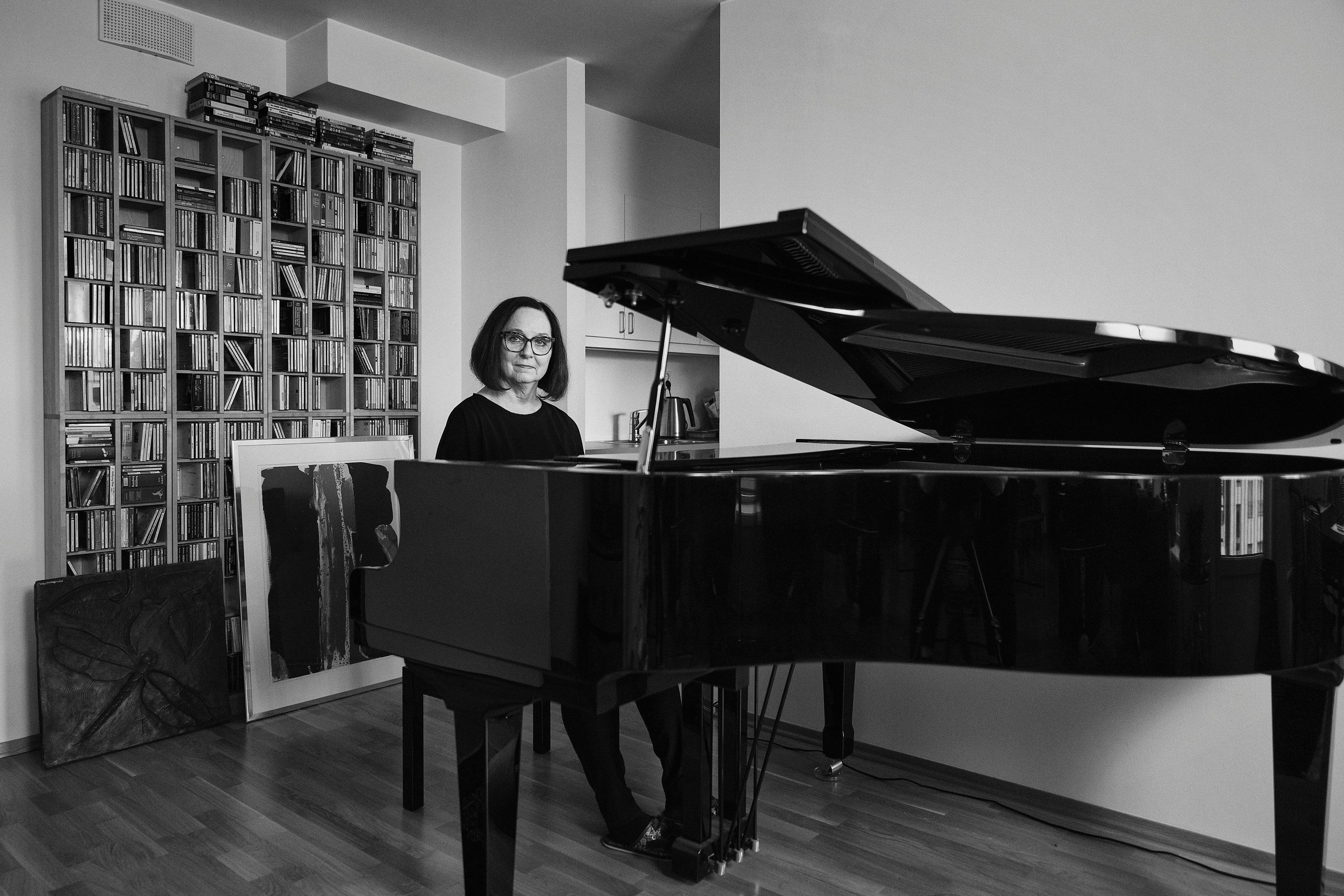 Åse Hedstrøm fra Moss er en internasjonal komponist og pianist . Hun har også vært en sentral organisator og koordinator i både norsk og svensk musikkliv. Hun er medlem av Kungliga Musikaliska Akademien.
