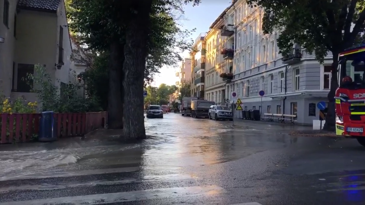 Her flommer vannet nedover Oslo-gater