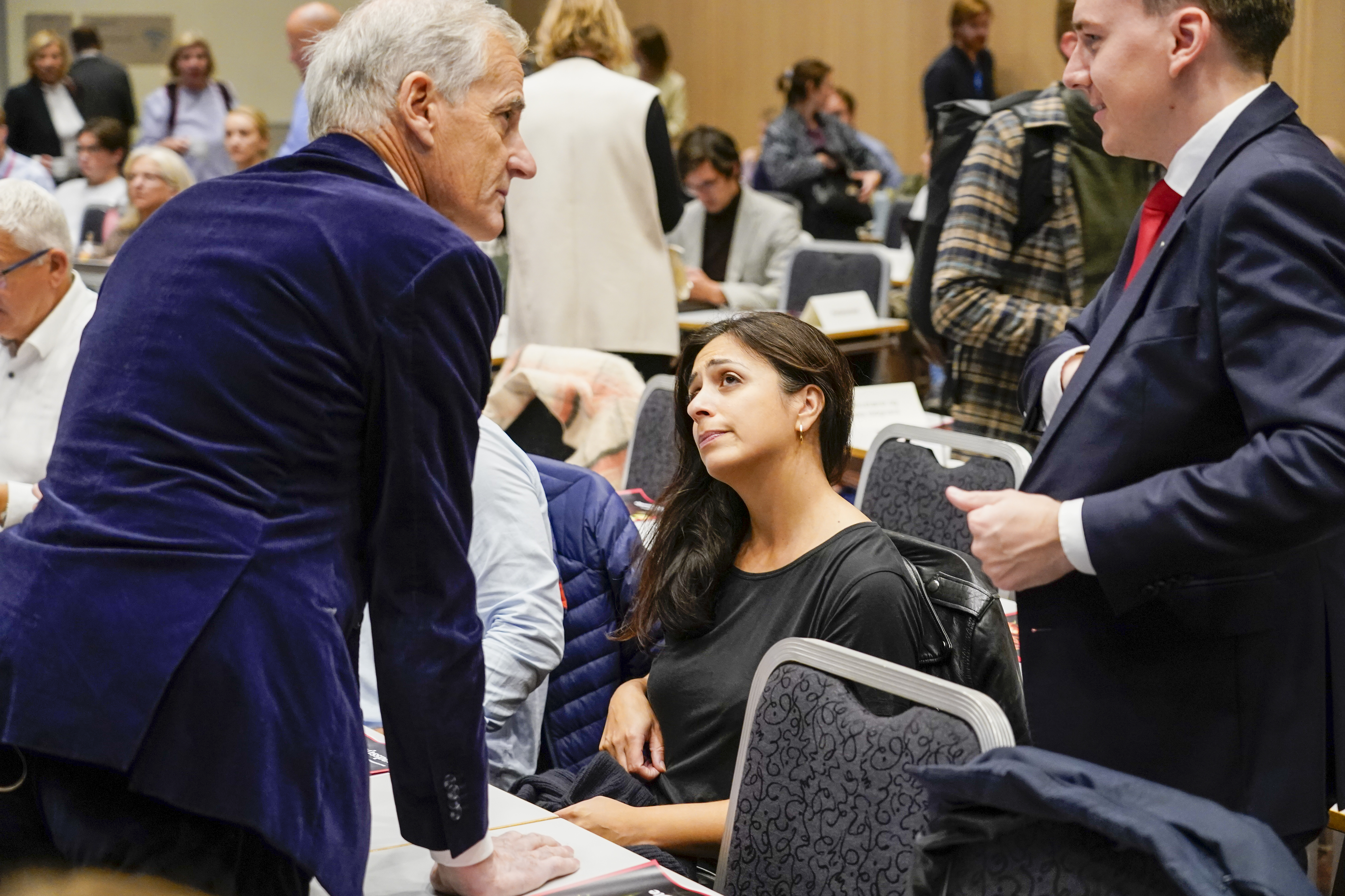 Bildet viser Jonas Gahr Støre og stortingsrepresentant Hadia Tajik i Arbeiderpartiet. Foto: Gorm Kallestad / NTB