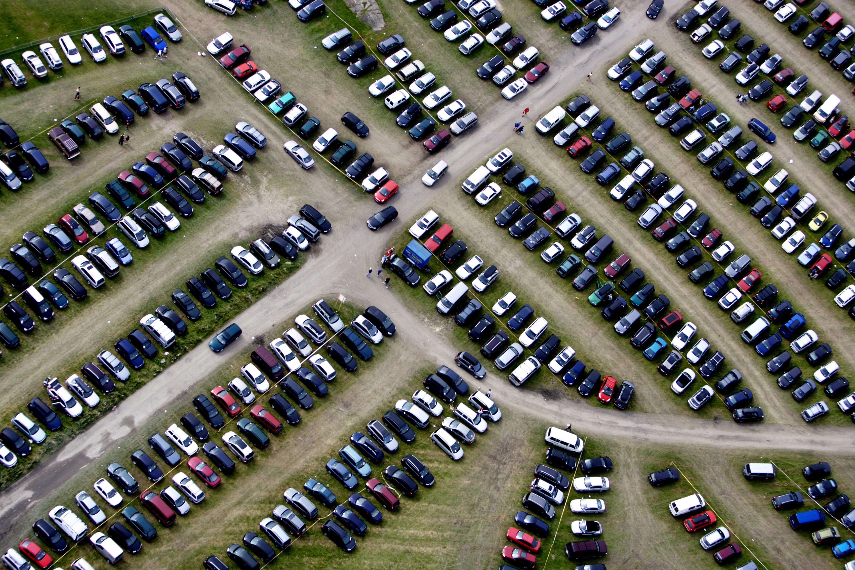 Tar oppgjør med økt bilbruk: – Veksten i bilparken skaper store problemer