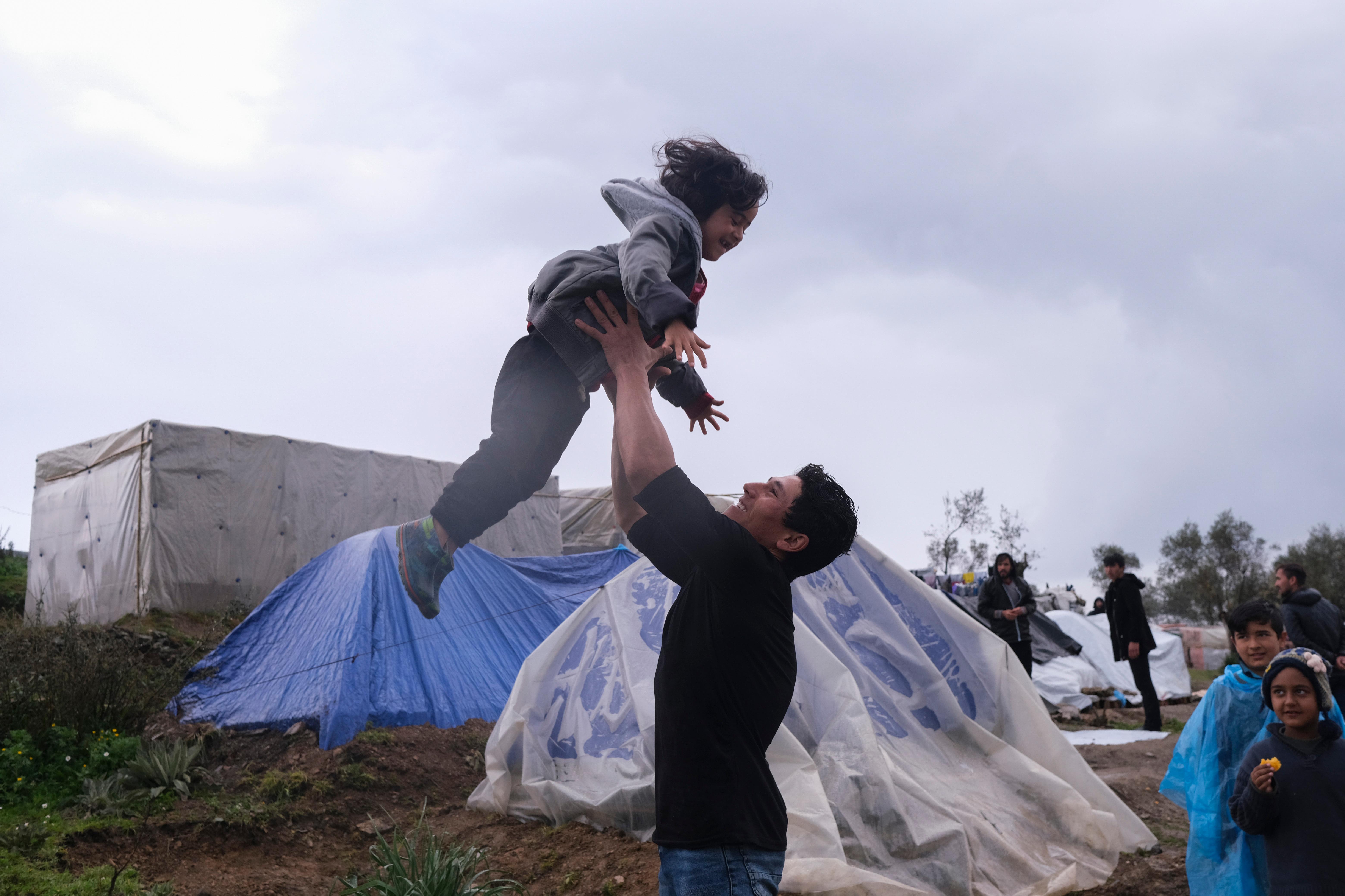 EU-parlamentet krever: Evakuér greske leirer – Norge sier nei