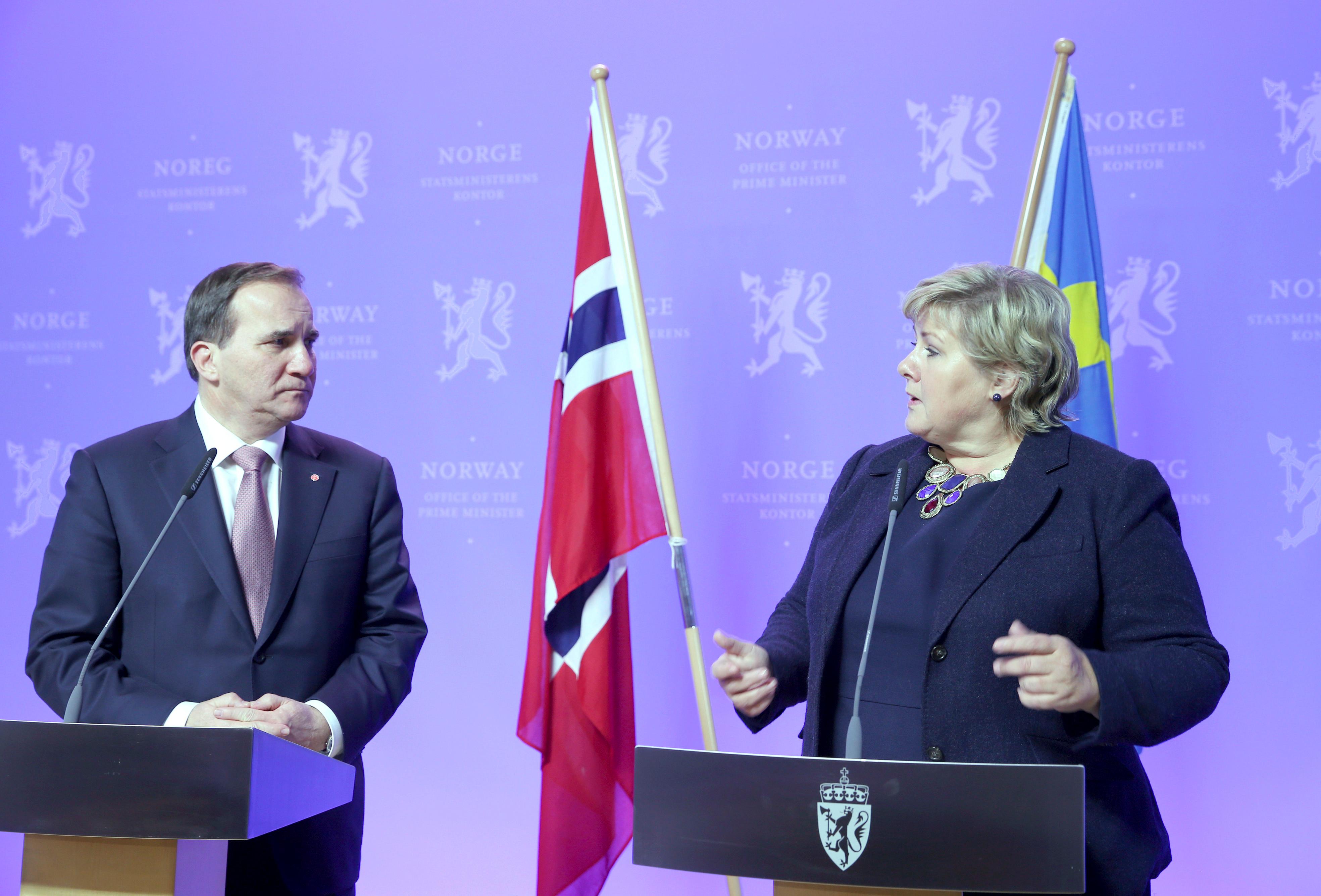 Oslo  20141111.
Statsminister Erna Solberg møtte tirsdag Sveriges statsminister Stefan Löfven på statsministerens kontor.
Foto: Terje Pedersen / NTB