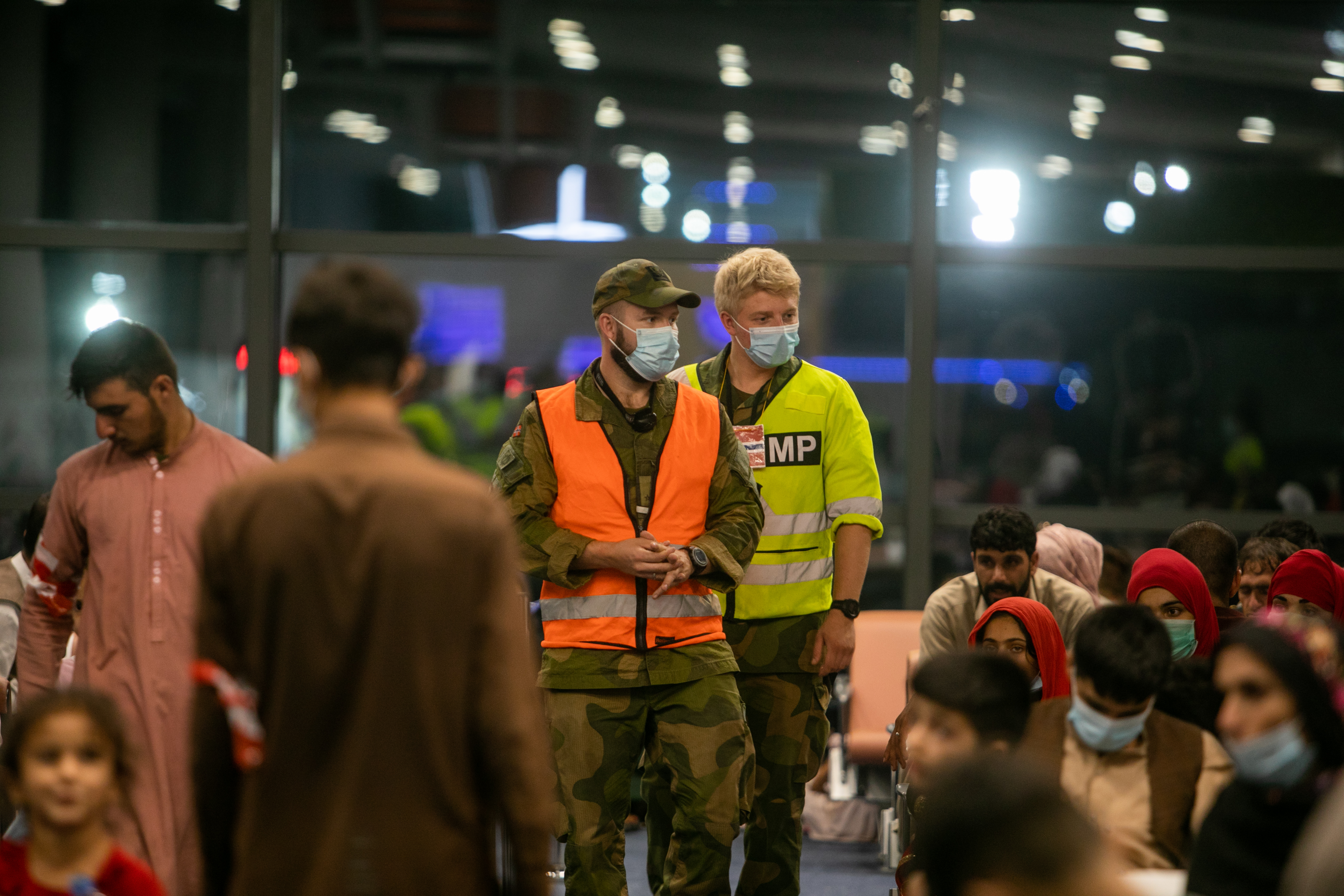 Soldater fra Brig Nord er på Tblisi Internasjonale flyplass og bistår iarbeidet med evakueringen av sivile ut av Kabul i Afghanistan.