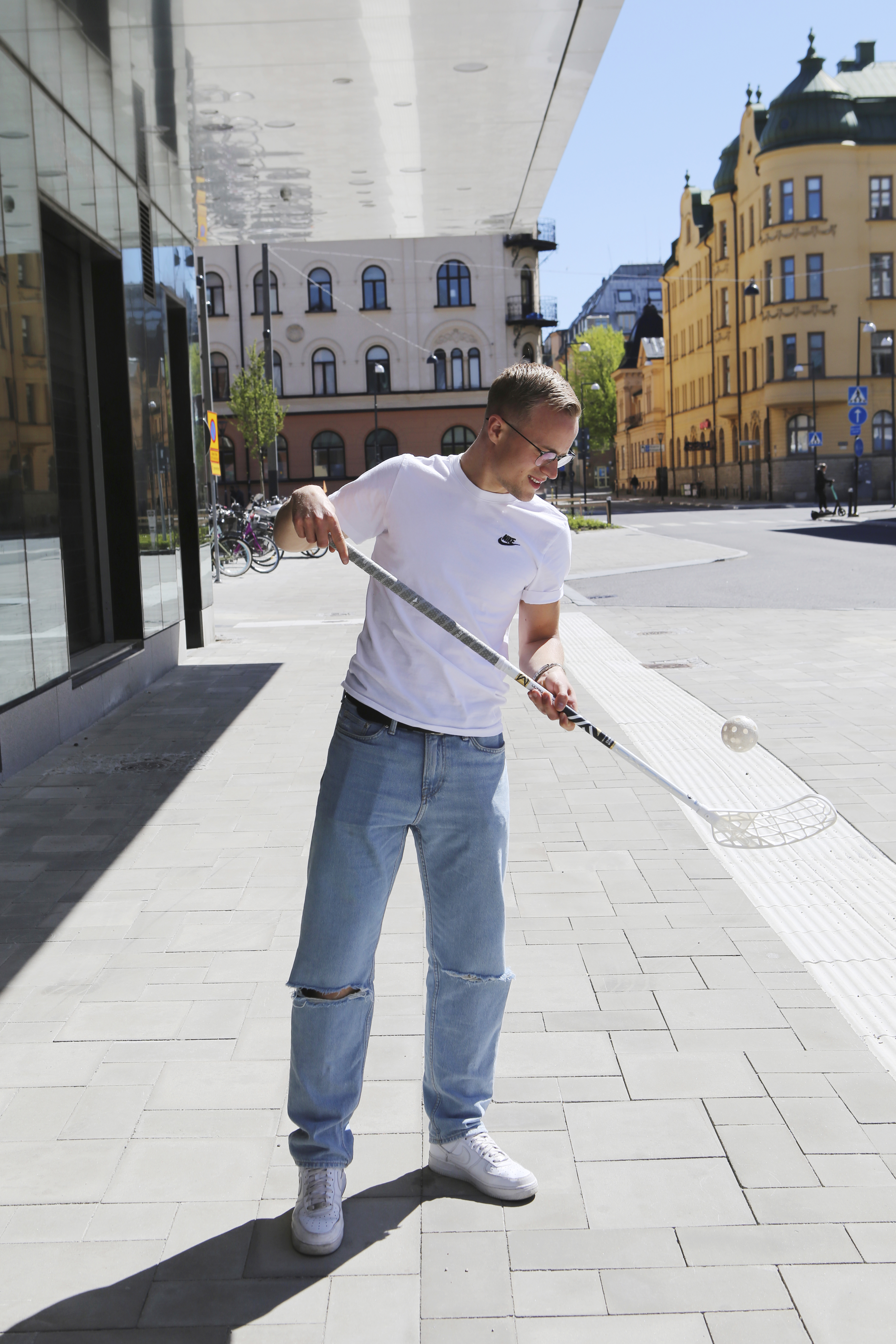 Simon Möller, framgångsrik innebandyspelare från Örebro.