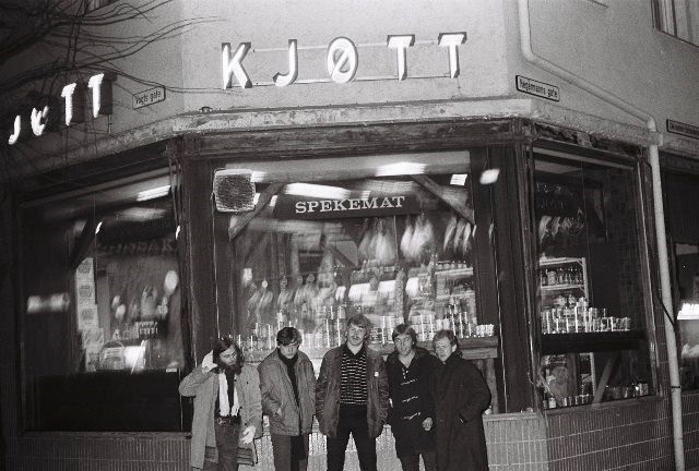 Kjøtt på Torshov: Erik Aasheim, Michael Krohn, Jøran Rudi, Per Tro og Helge Gaarder. Tro døde i oktober i år, Gaarder i 2004.