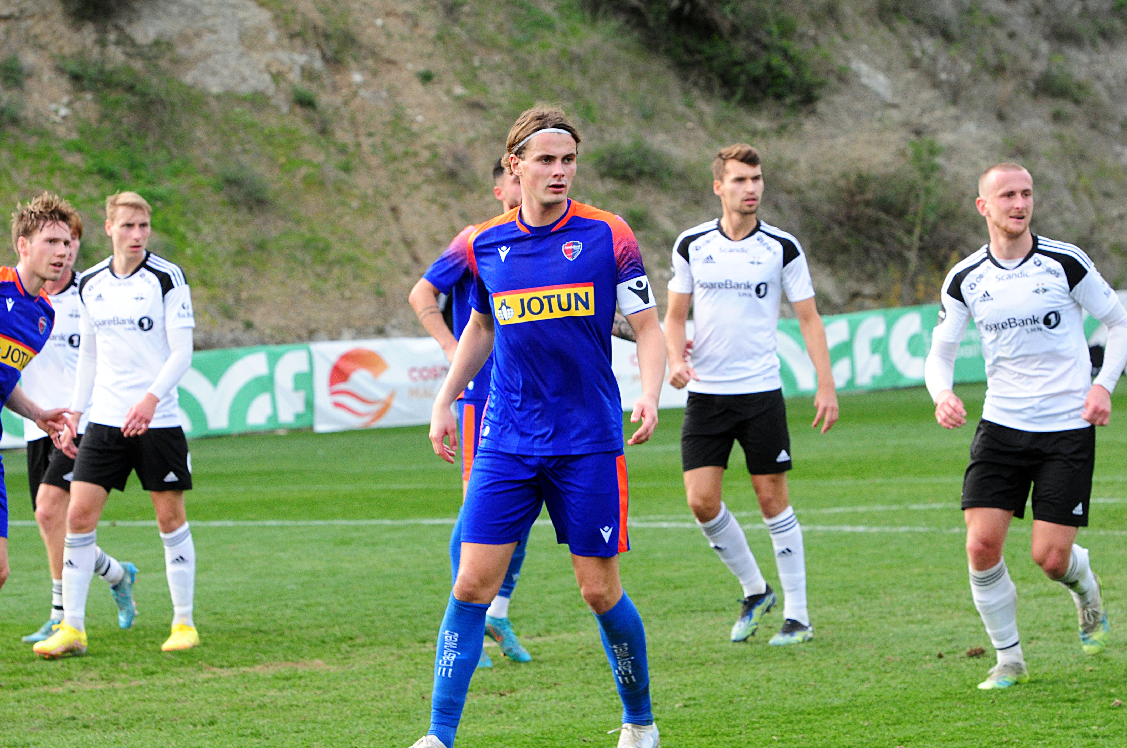 Jesper Taaje med kapteinsbindet i Sandefjords treningskamp mot Rosenborg i Marbella. RBK vant matchen 1-0.