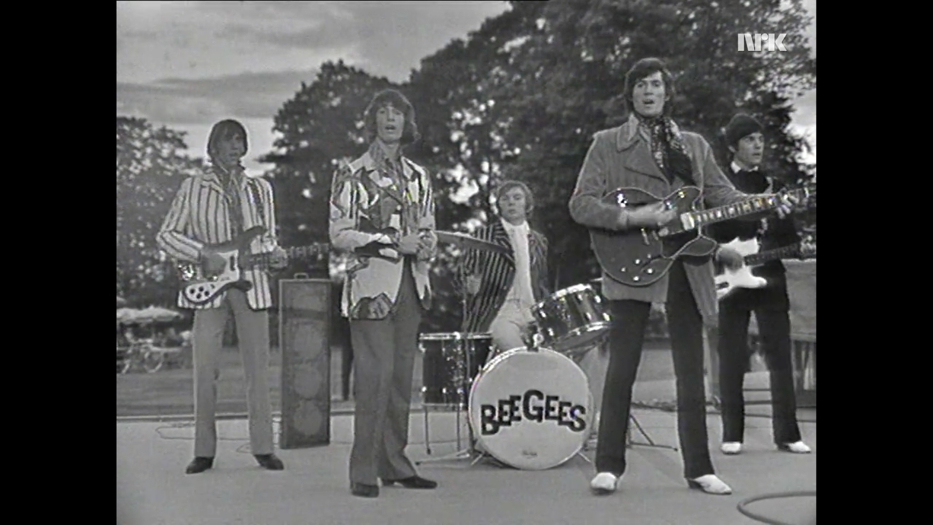 Ikke med i filmen, men vi tar det med likevel: Bee Gees på St. Hanshaugen i 1967.