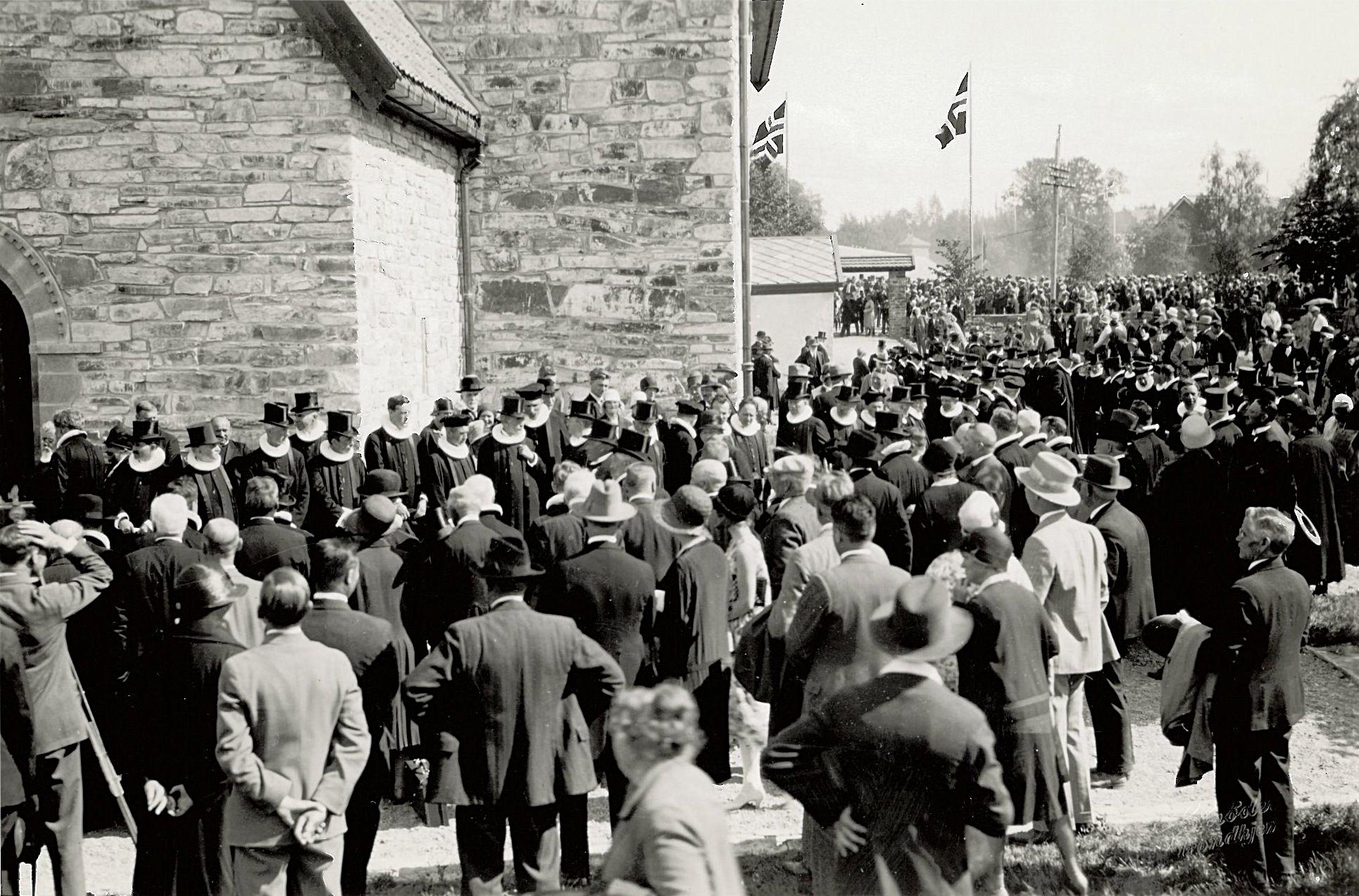 1930: 900-årsjubileet for slaget på Stiklestad handlet om å løfte fram statskirkeordningen. Slik kom også en bestemt norsk versjon av nasjonsidéen til uttrykk, en sammensmelting av det nasjonale og det religiøse, sier forsker Svein Ivar Angell.