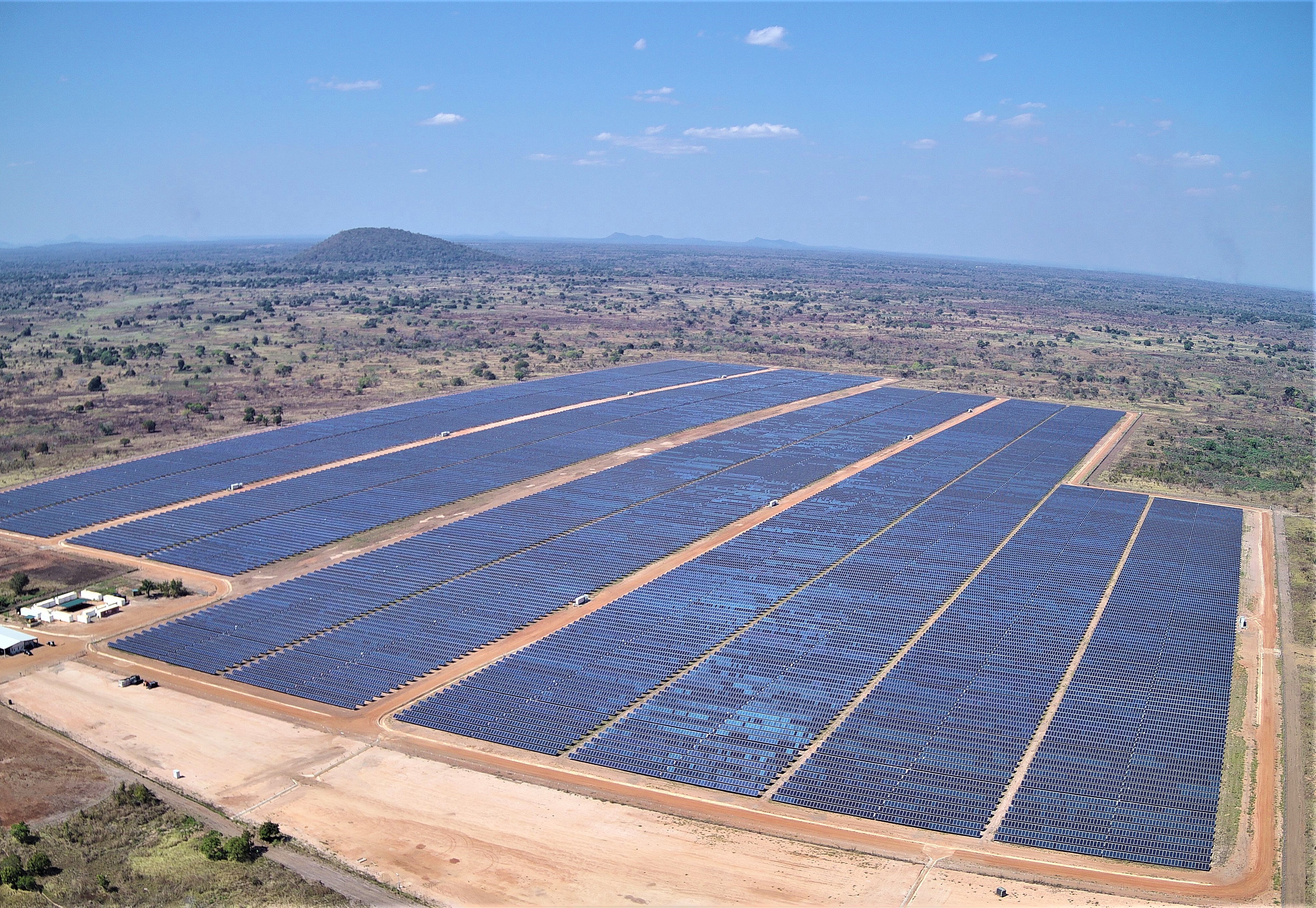 Norad trekker fram Mocuba solkraftanlegg, Mosambik første større anlegg av denne typen, som et godt eksempel på hva norske selskaper kan bidra med for å sikre Afrika mer fornybar og etterlengtet energi.