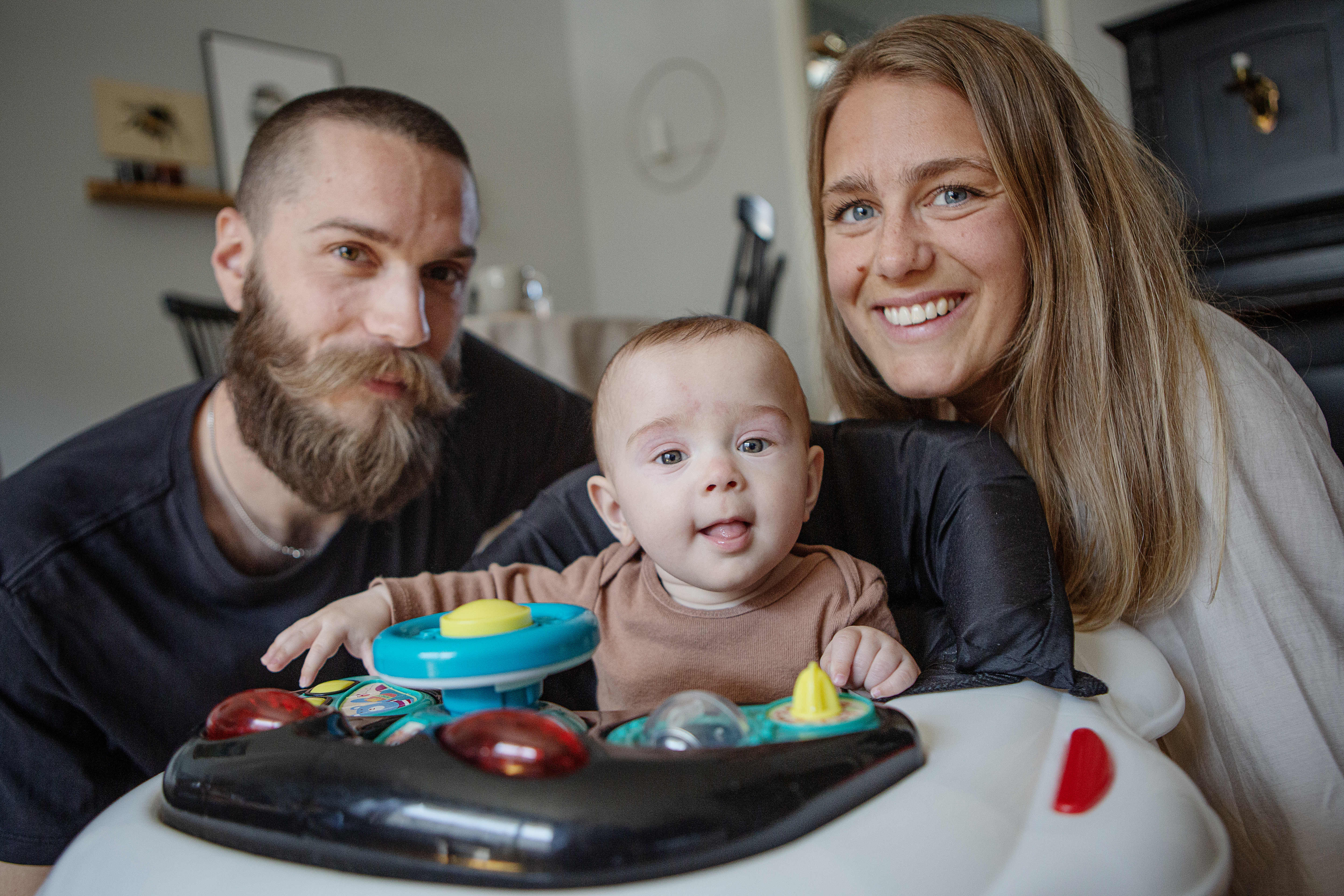 Läkarna trodde aldrig deras barn skulle överleva - Lilian föddes frisk