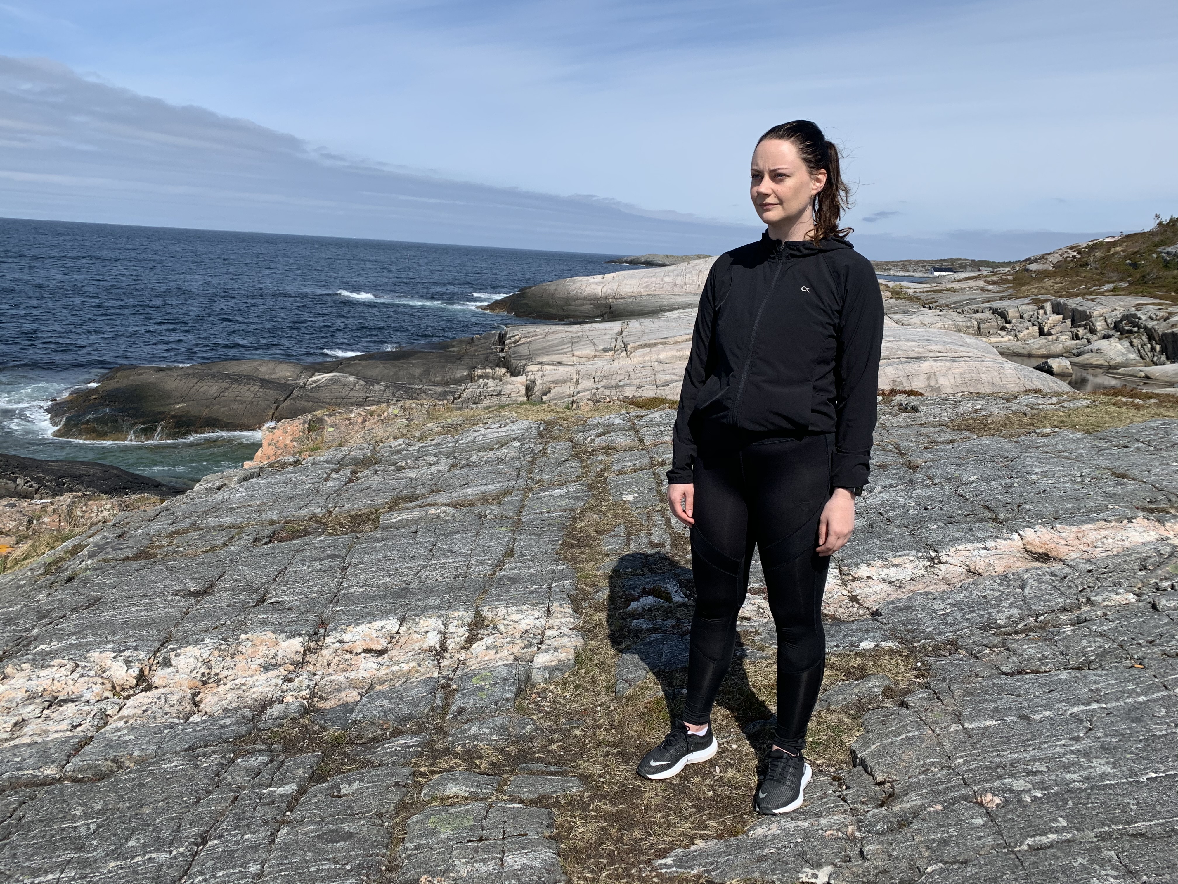 Line Line Hoem er lokalpolitiker og har vært varaordfører i Kristiansund. I «Generasjon Utøya» følger filmskaperne henne blant annet gjennom tunge terapitimer.