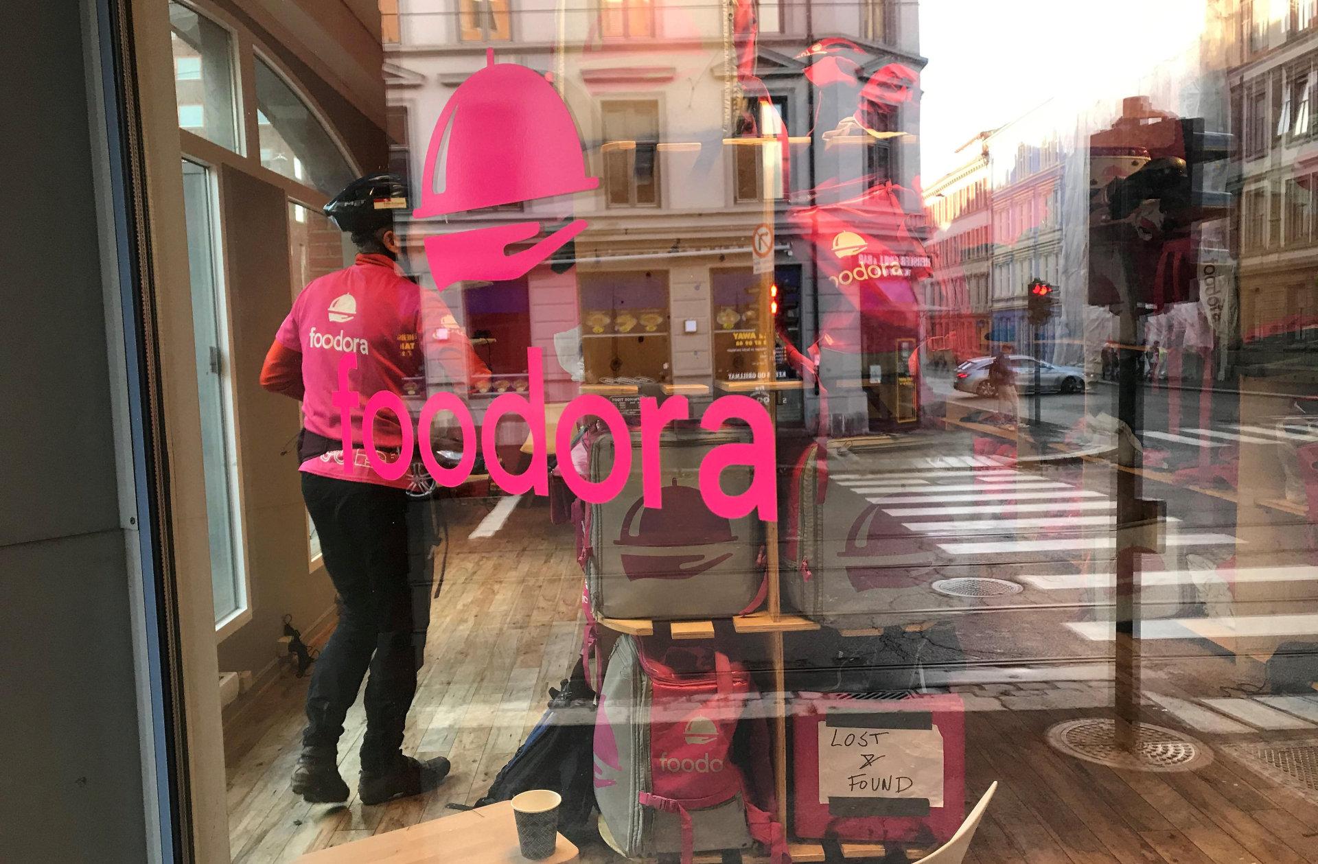 I fjor streiket Foodora-budene seg til tariff­avtale. Ett år senere er framtida fortsatt usikker i dette frontlinjeyrket i norsk arbeidsliv. Foto: Jessica Allande