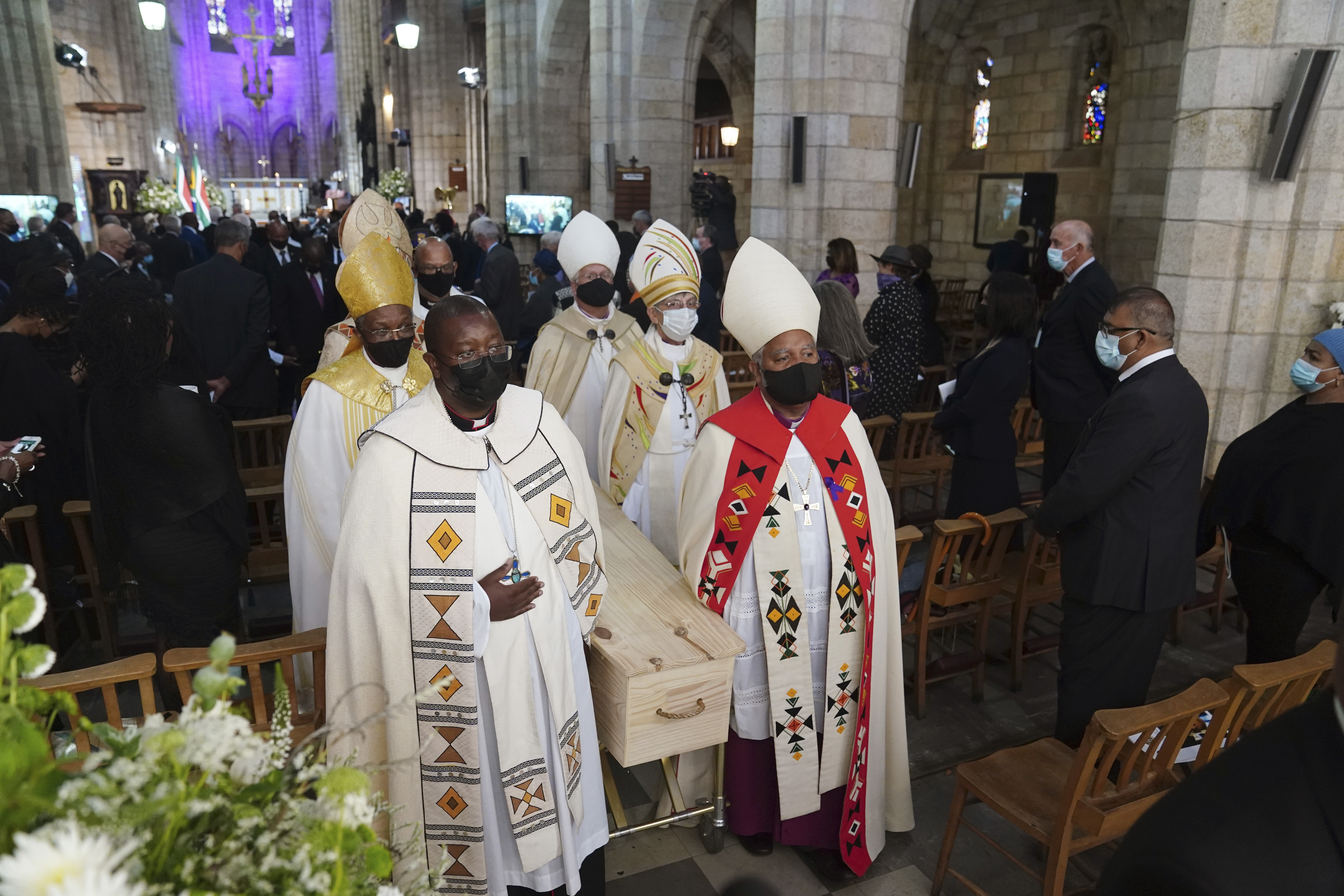 Tente på katedralen der Desmond Tutu er bisatt