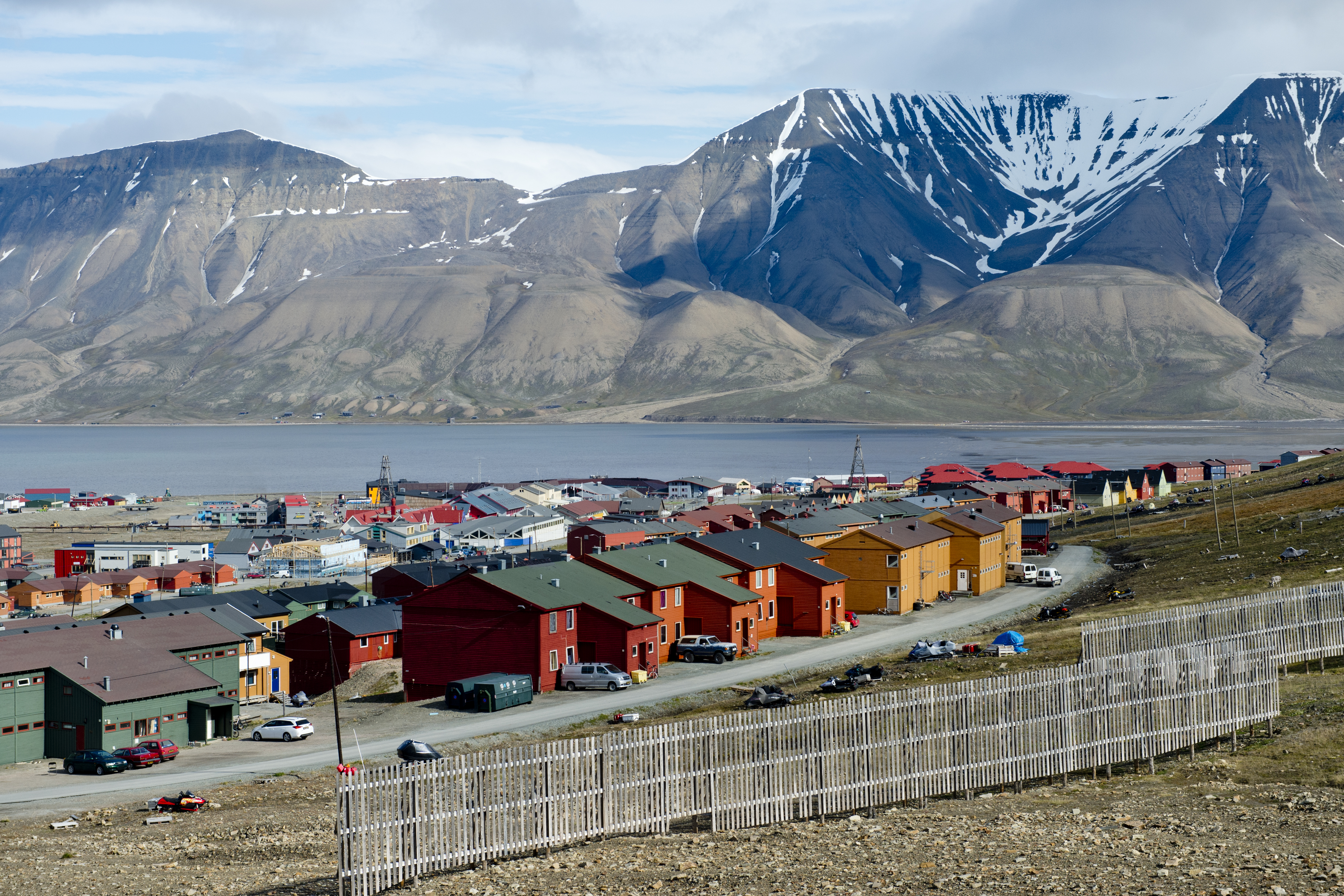 Russer siktet for ha fløyet droner på Svalbard