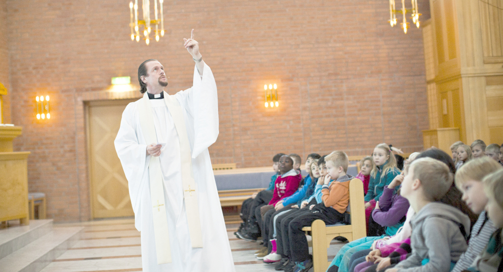 Religiösa inslag tillåts i skolan