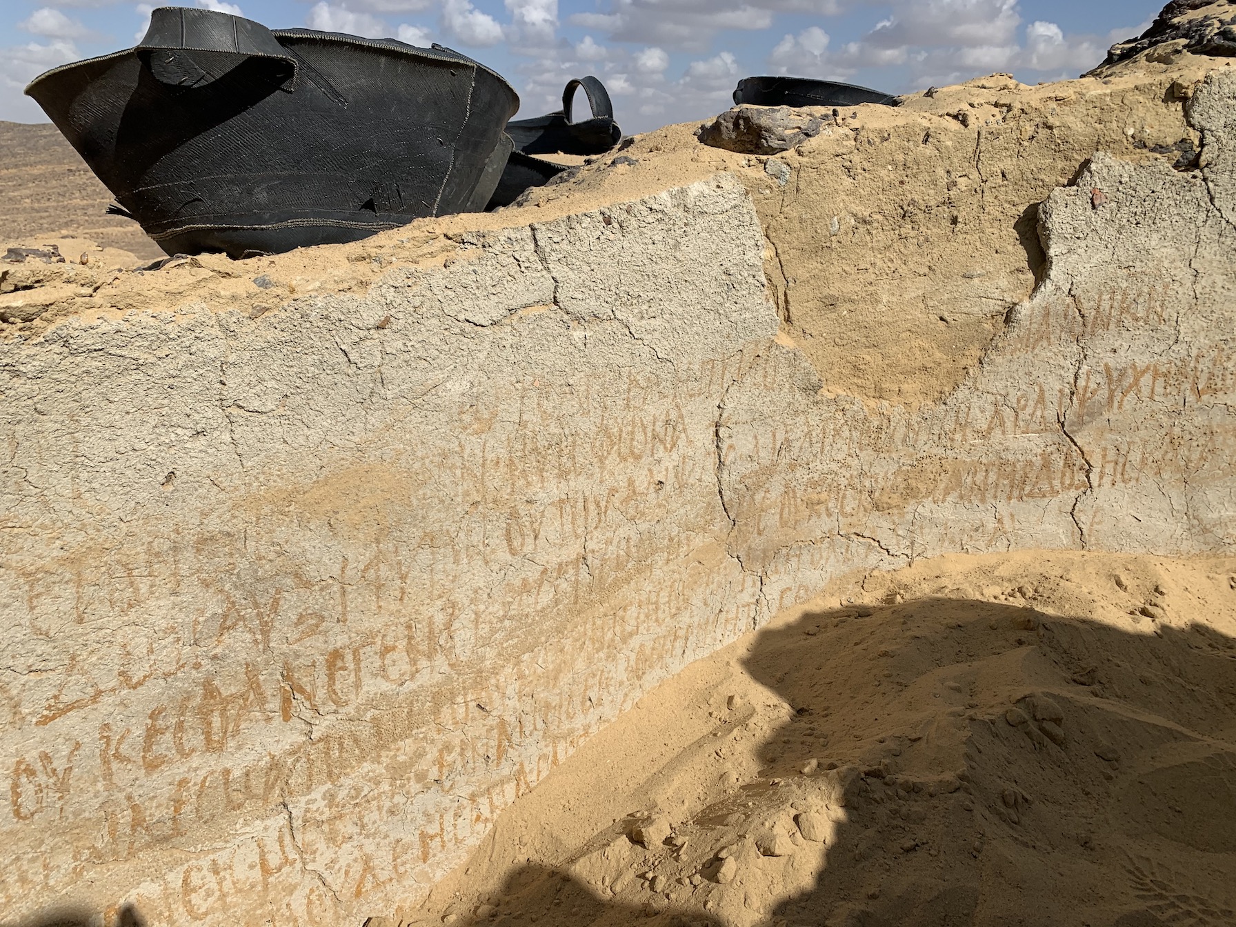 MF-professor Victor Ghica har ledet utgravningsarbeidet i Bahariya-oasen i den vestlige ørkenen i Egypt, der det som trolig er verdens eldste kloster, nå er gravd fram. Ghica sier funnene endrer vår forståelse av den tidlige kristendom.