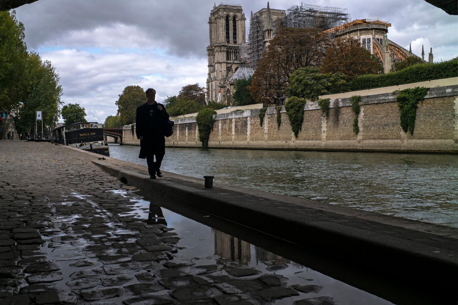 Notre-Dame säger upp anställda efter branden