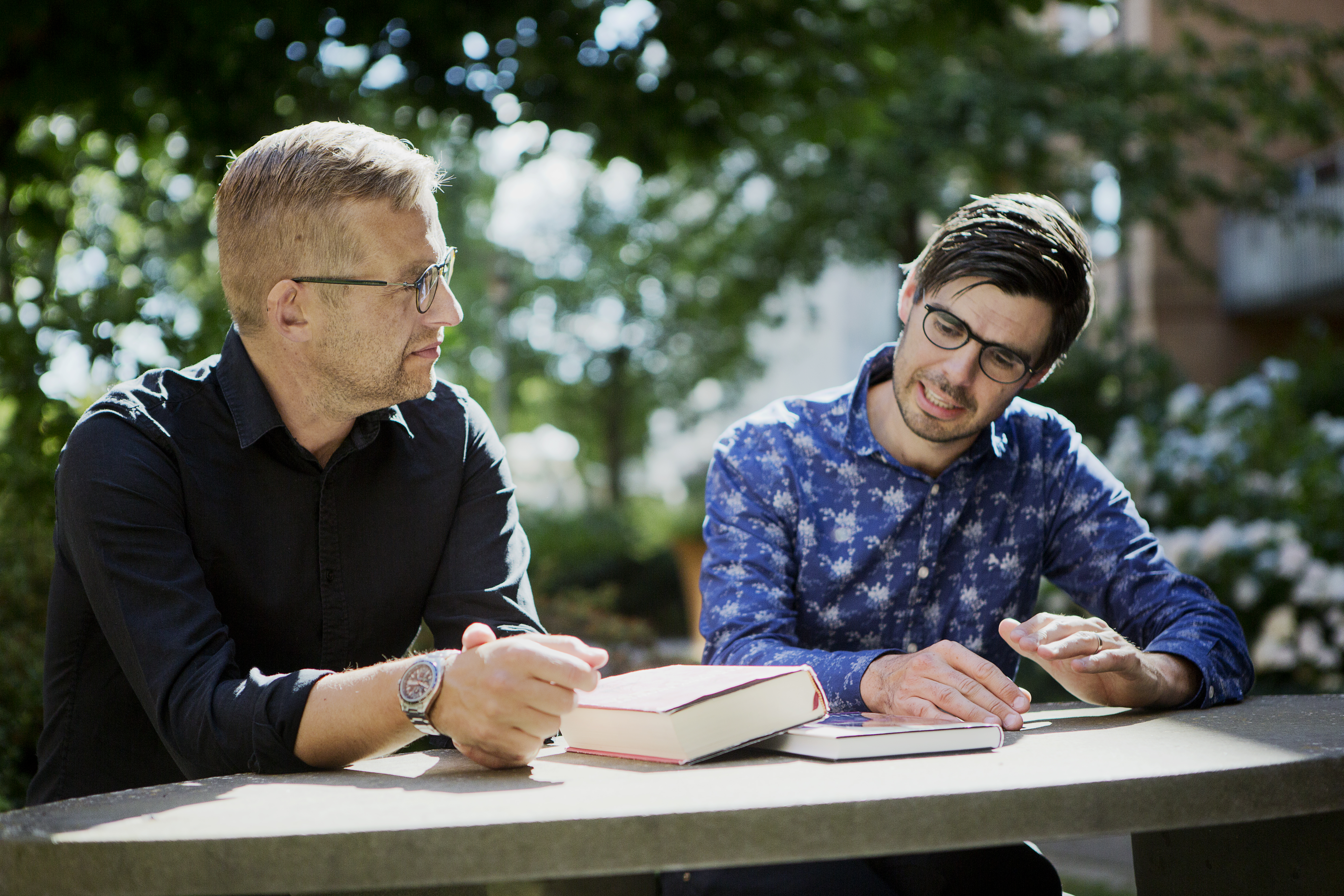 Daniel Alm och Joel Halldorf i samtal om Halldorfs fyra ledartexter om Lewi Pethrus som publicerades sommaren 2017 i tidningen Dagen.