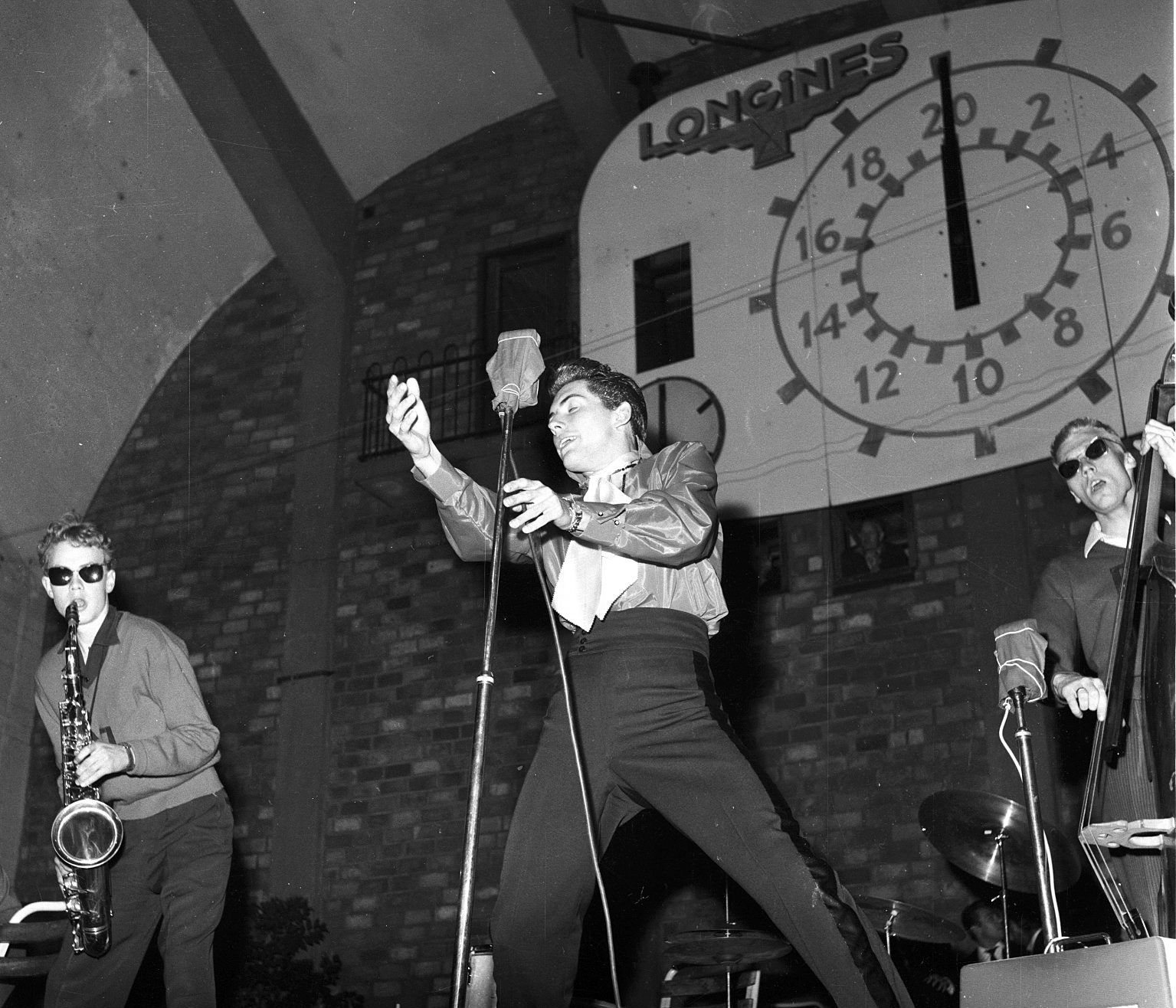 Roald Stensby i Nordisk mesterskap i rock på Jordal Amfi i 1959.