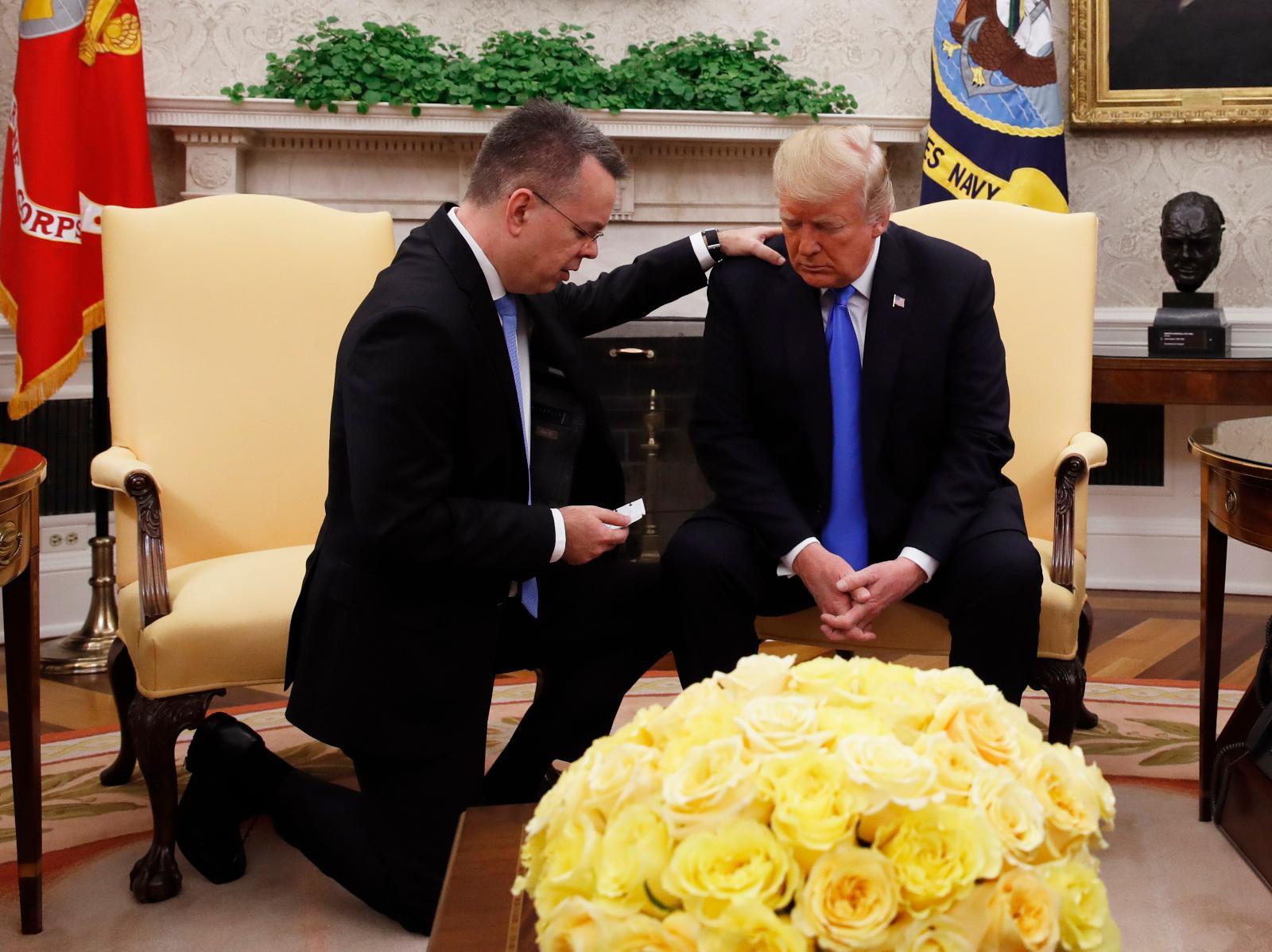 Frigivne pastor Brunson bad för Trump