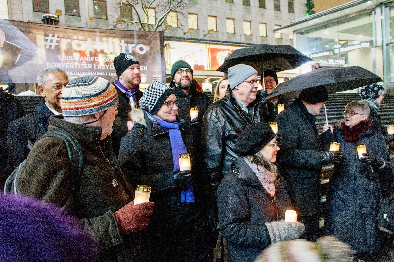 MANIFESTATION. Sveriges kristna råd höll nyligen en manifestation för konvertiternas situation.