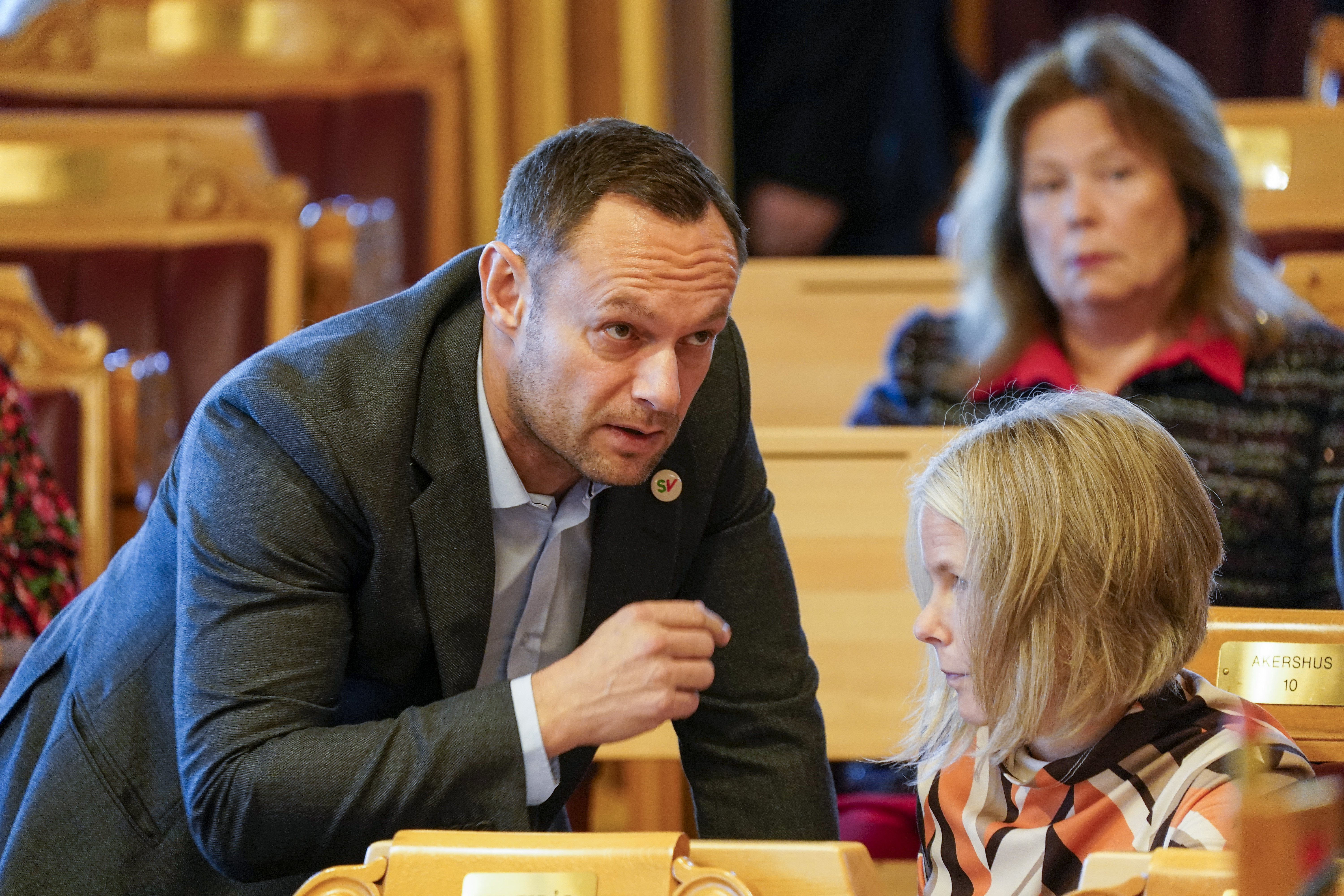 Torgeir Knag Fylkesnes (SV) seier partiet ynskja eit større arbeid der det blir greidd ut korleis dei norske straumprisane blir sette.
Foto: Terje Bendiksby / NTB