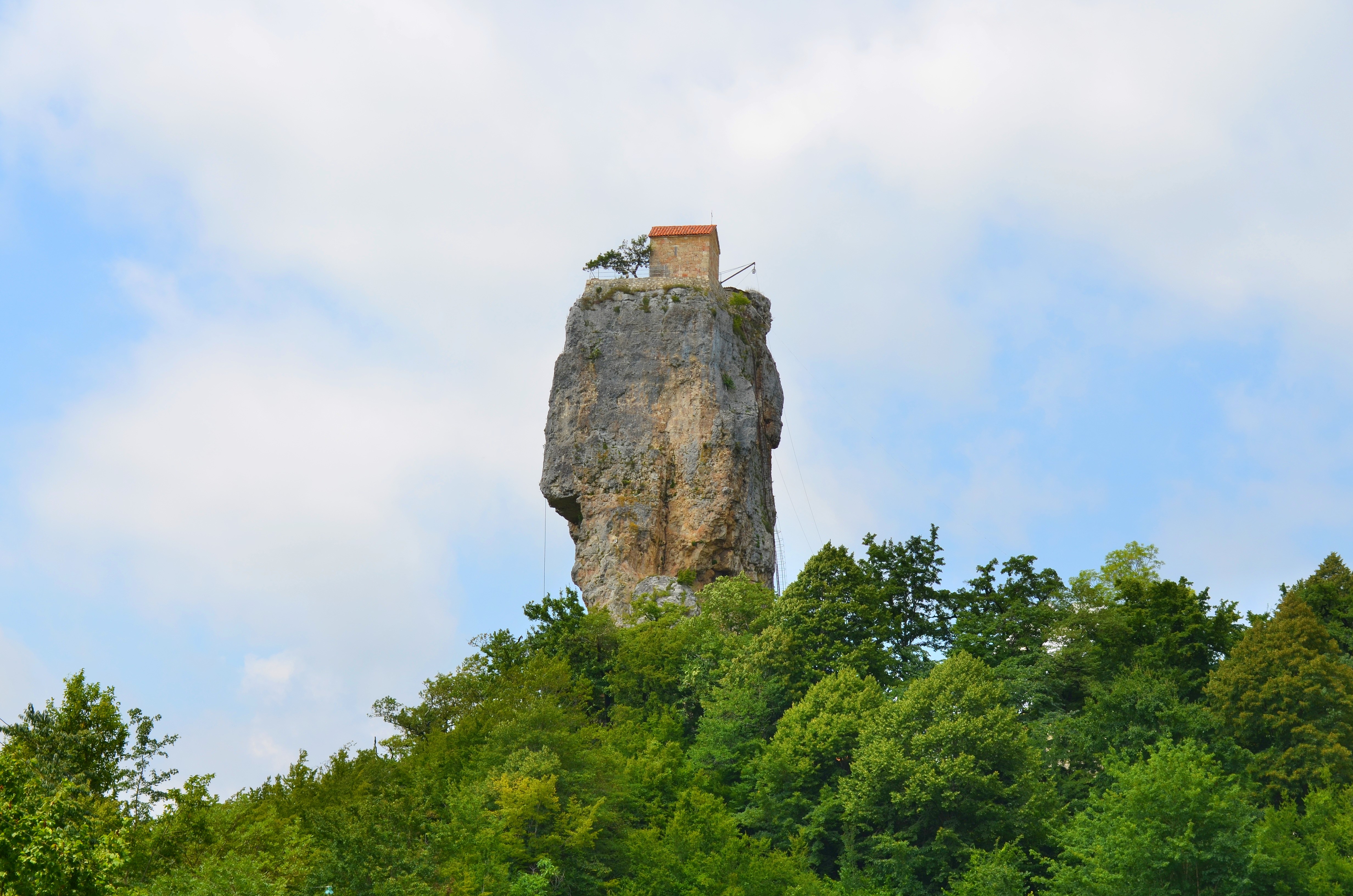 Katskhi pillar