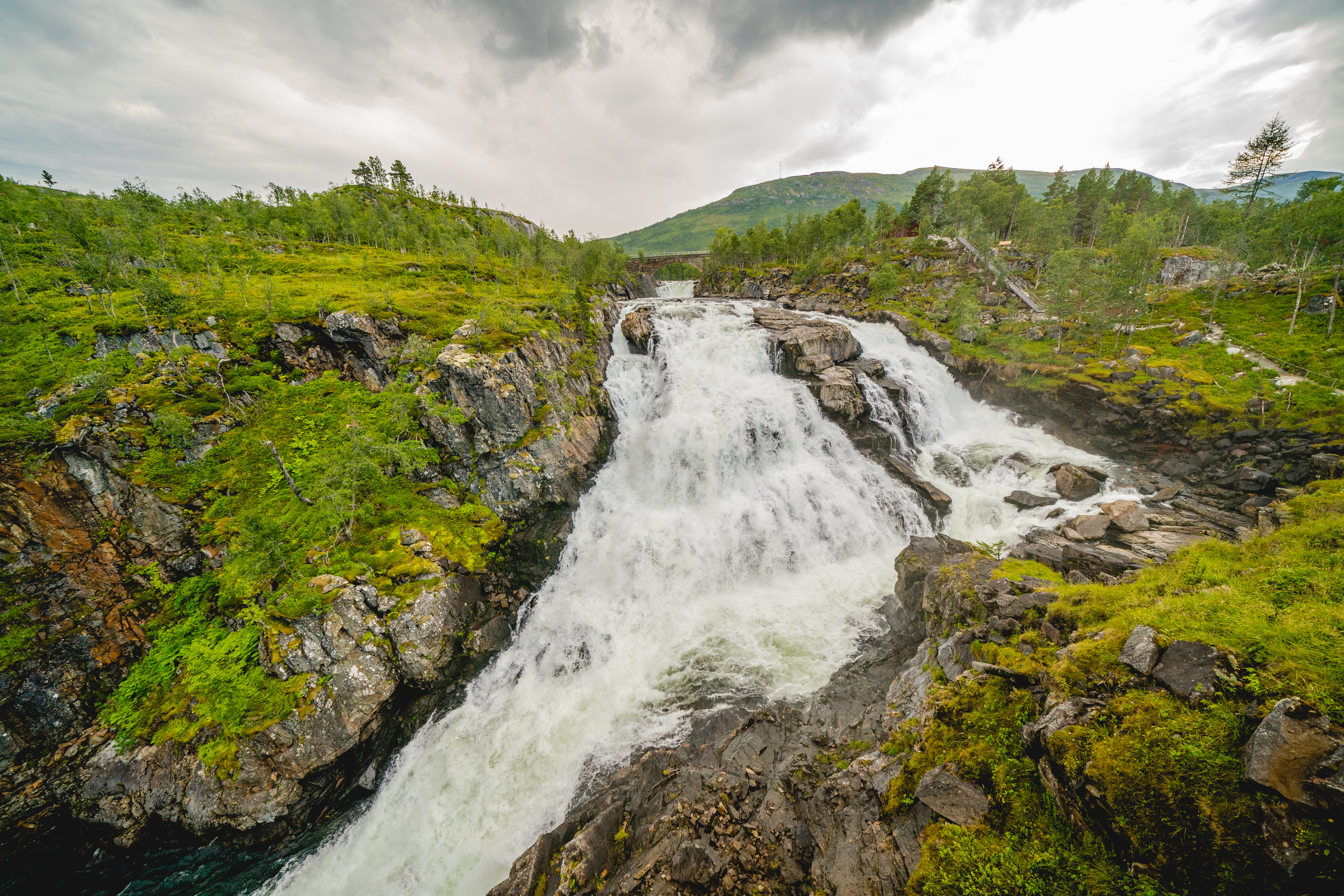 Eidfjord byr på natur slik som dette, men snart kan deler av kommunen framstå som helt annerledes, etter at Kommunaldepartementet i 2019 ga tillatelse til en helårs alpinlandsby der. Tillatelsen må nå trekkes for å ta vare på villreinen, mener MDG.