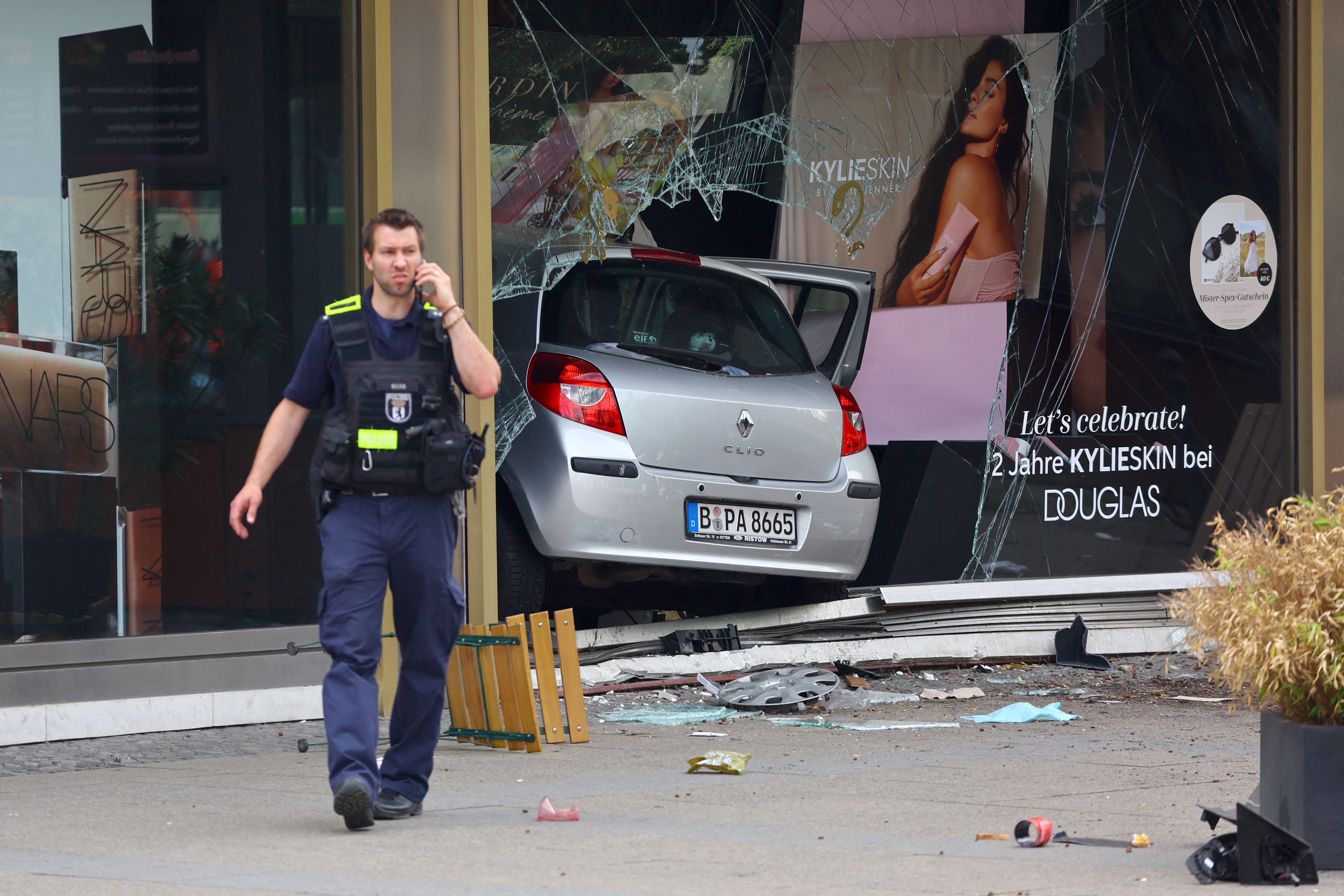 Al menos un muerto y nueve heridos graves en un atropello masivo en Berlín