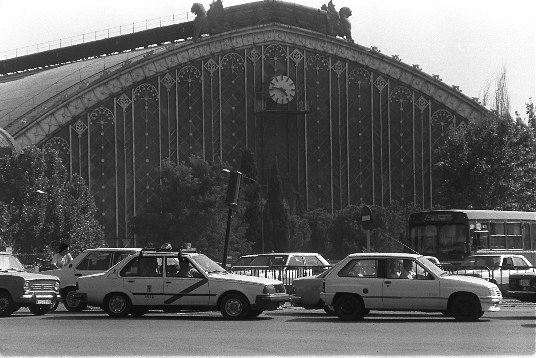 Fachada de la estación de Atocha en 1986.