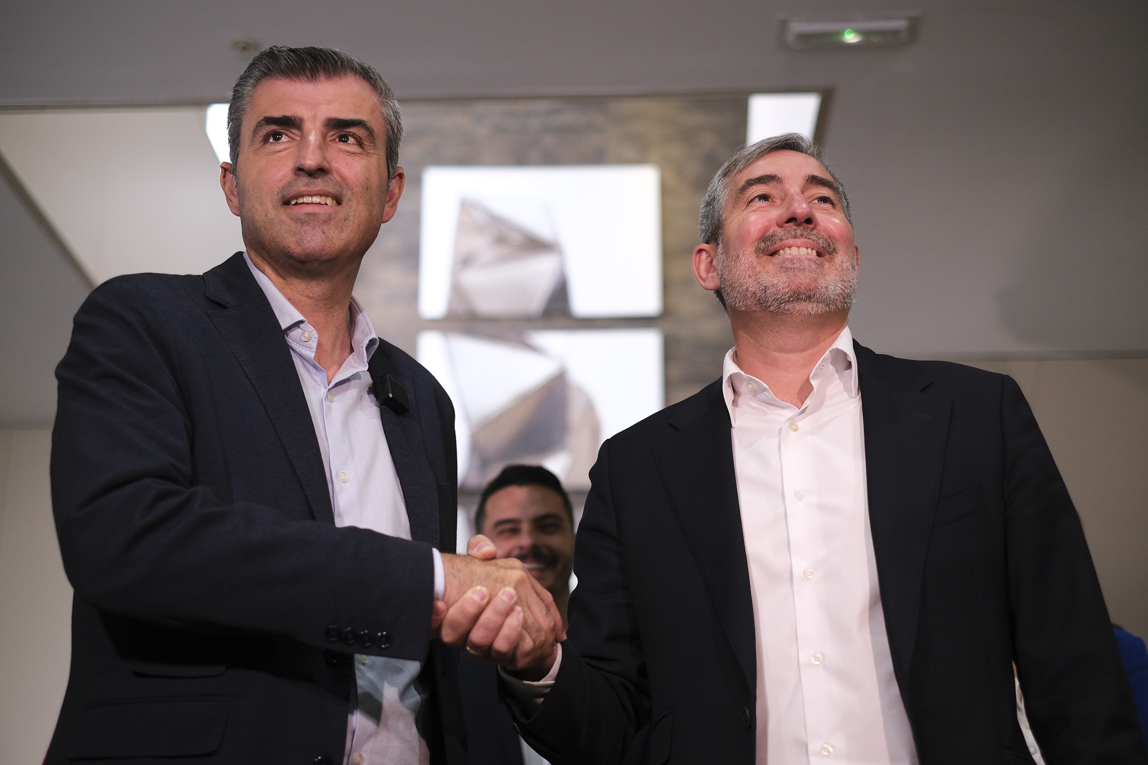 Coalición Canaria y el PP, segunda y tercera fuerza en las islas, sellan su pacto para un gobierno de coalición