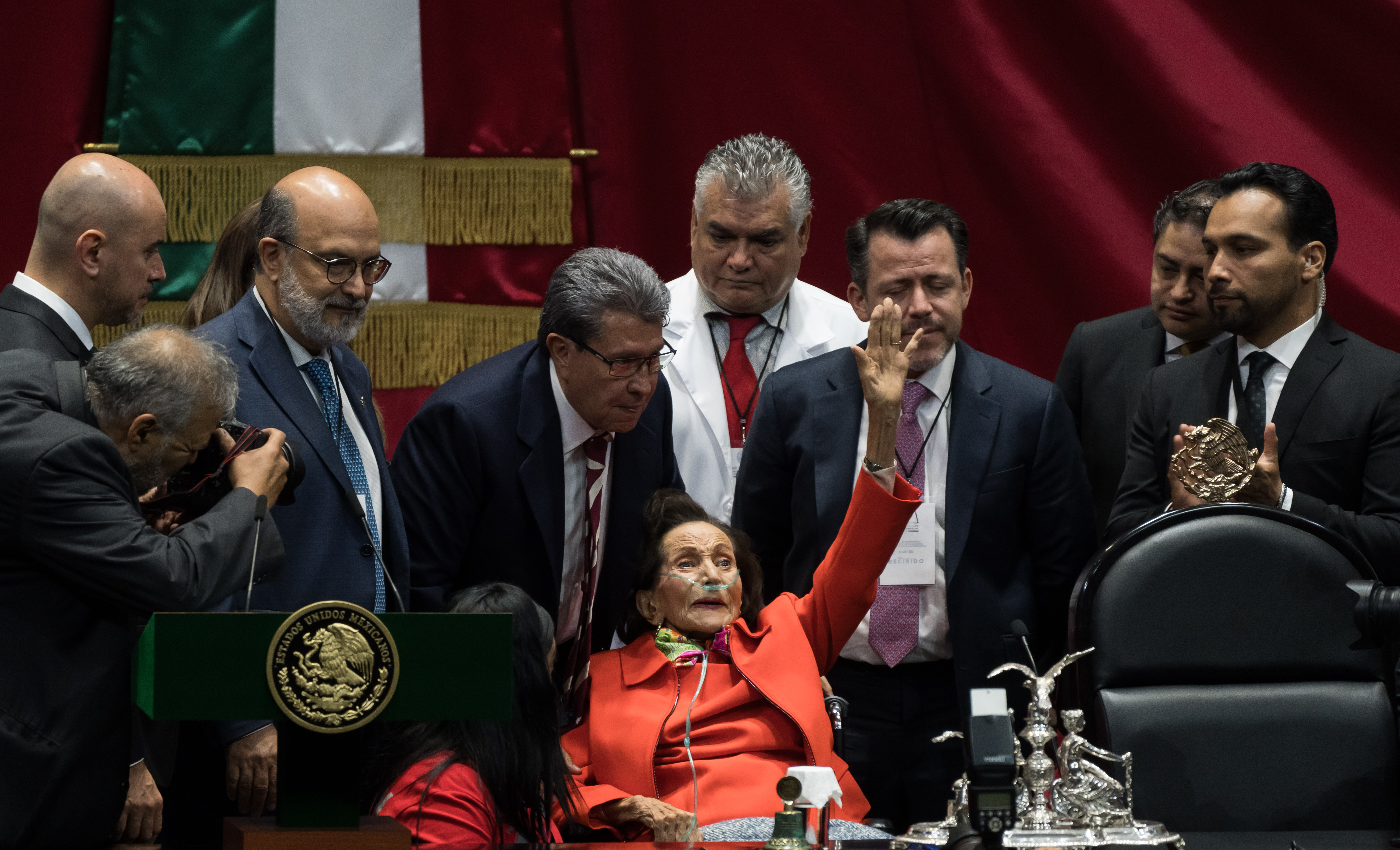 Ifigenia Martínez llega a la toma de posesión de Claudia Sheinbaum como presidenta de México en la Cámara de Diputados, en Ciudad de México, el 1 de octubre de 2024.