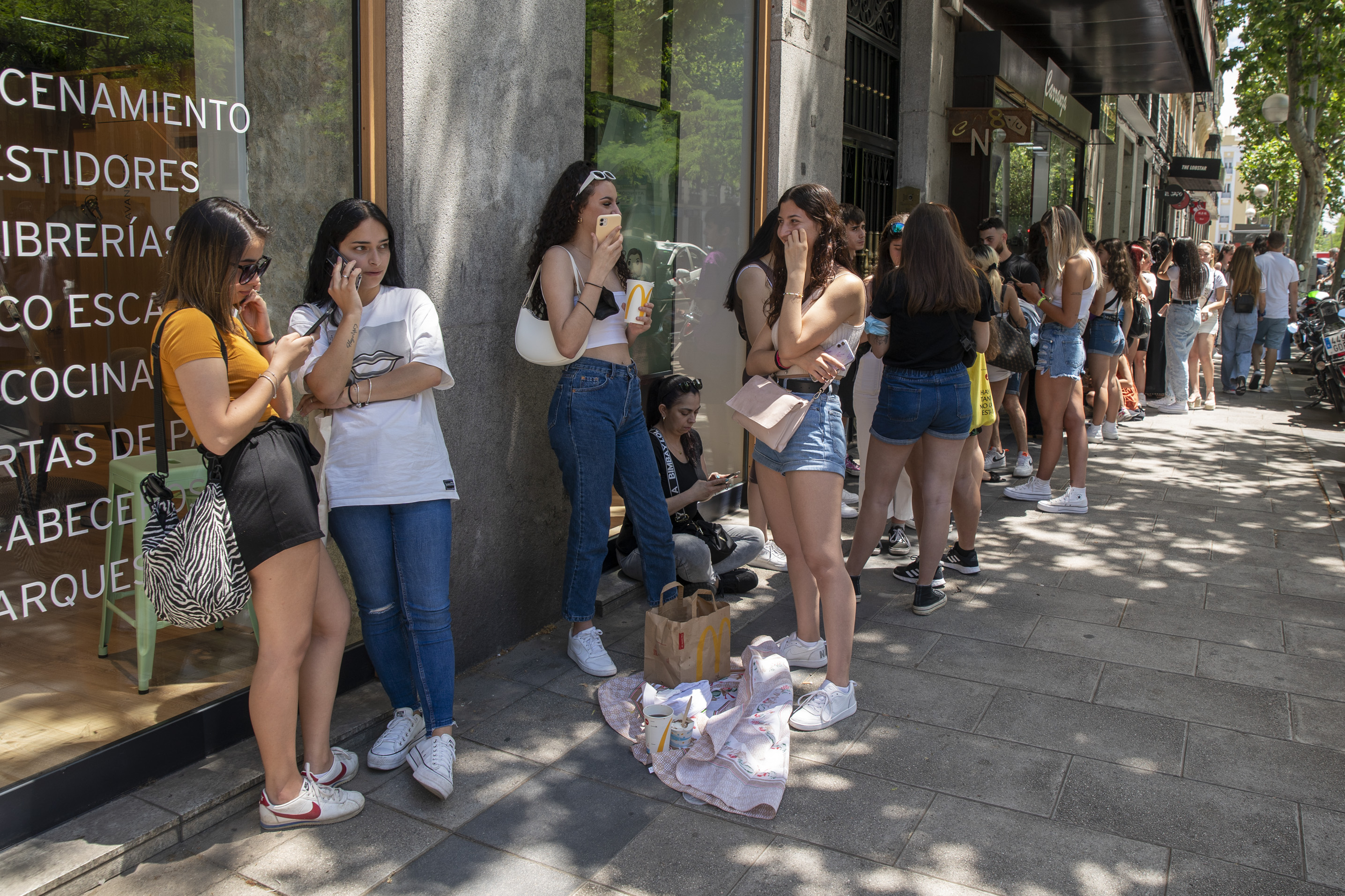 Locura por la ropa Shein en Madrid: “Es todo bueno, bonito y barato” | Economía | EL PAÍS