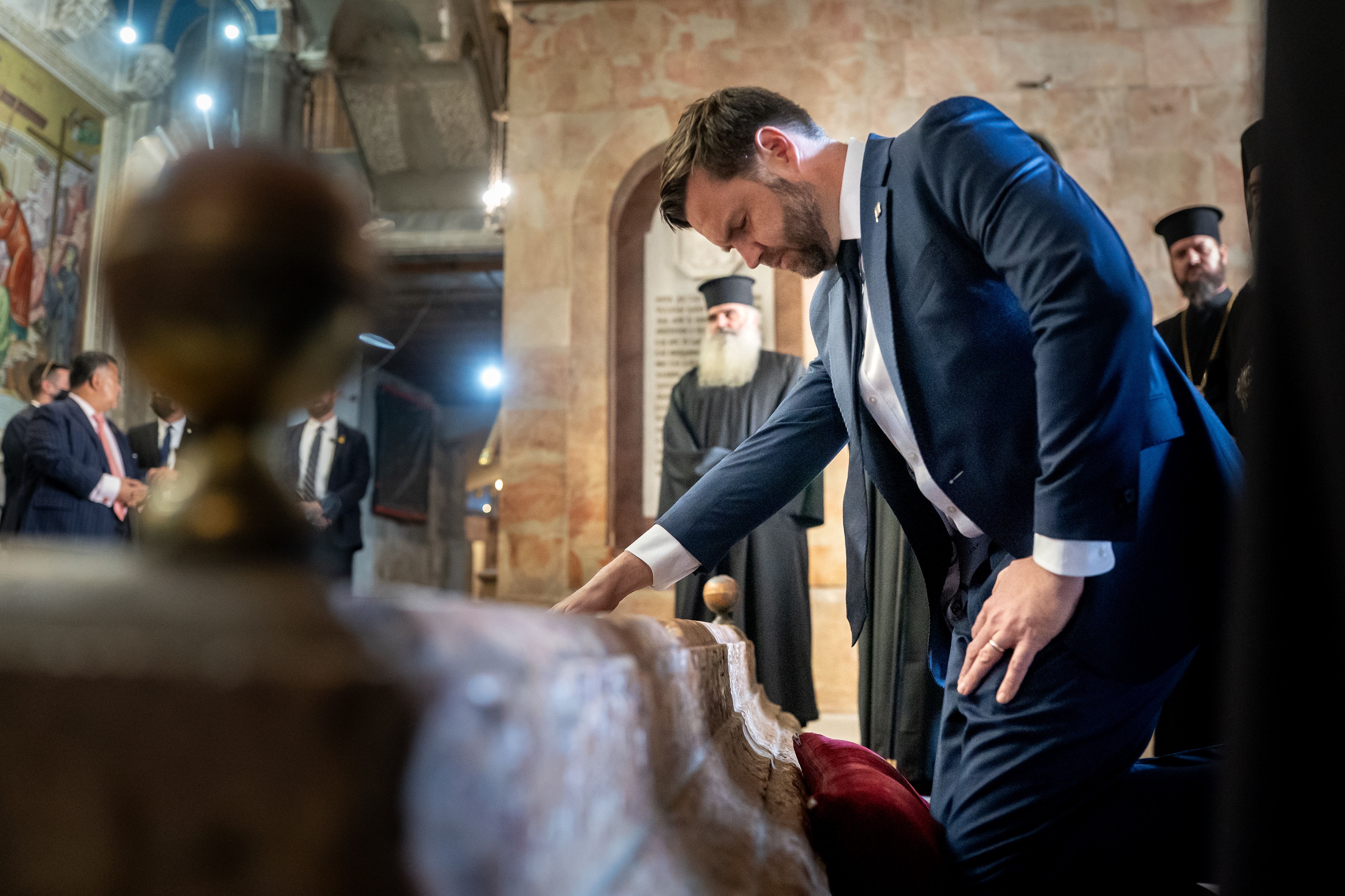 El vicepresidente estadounidense, JD Vance, en la Iglesia del Santo Sepulcro en Jerusalén, este jueves.