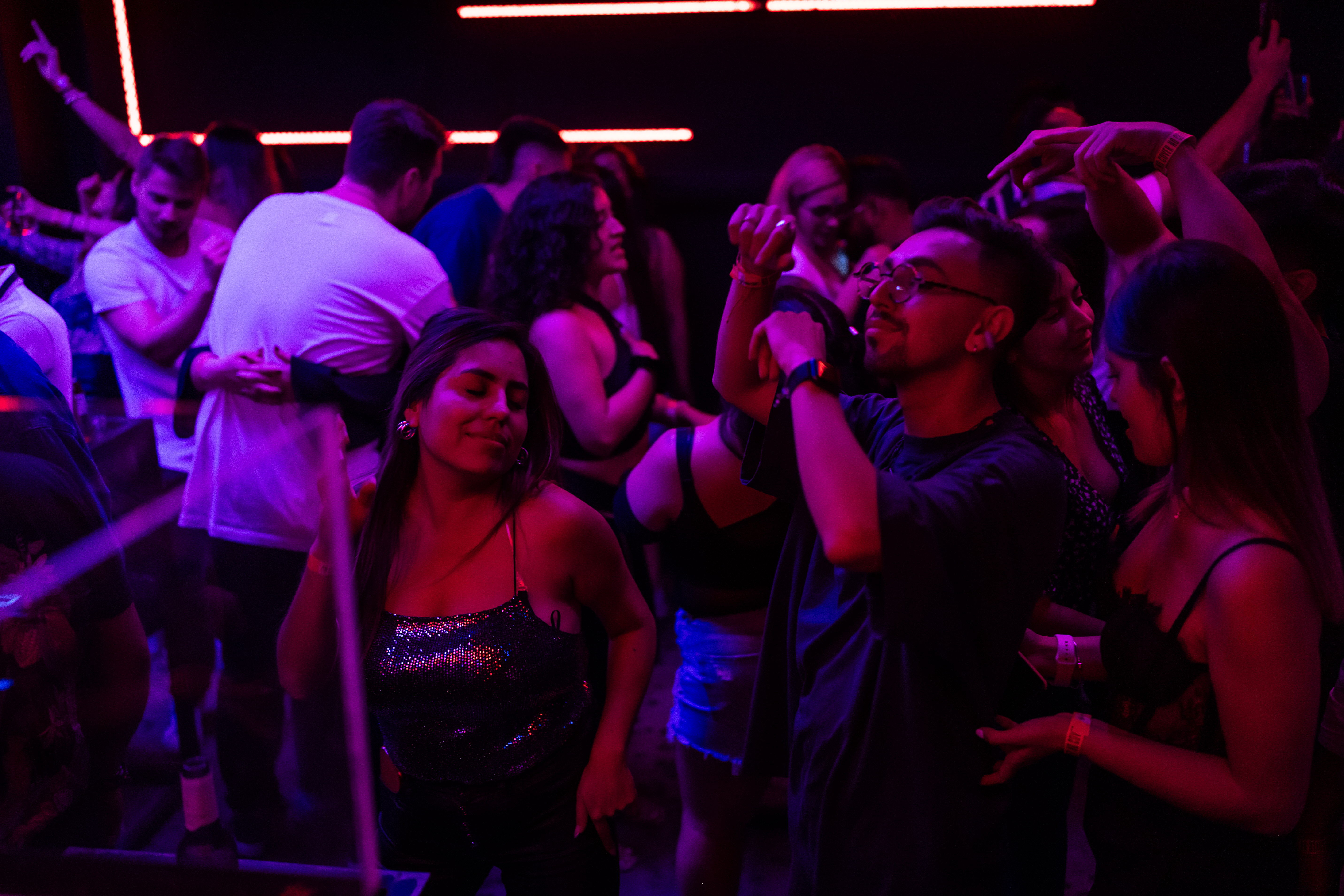 Perro Negro, el famoso club paisa de reggaetón, abrió en Miami tras  millonaria inversión