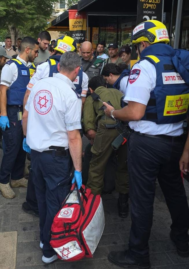 Un muerto y ocho heridos en un ataque con arma blanca en la estación de autobuses de Beersheva (Israel)