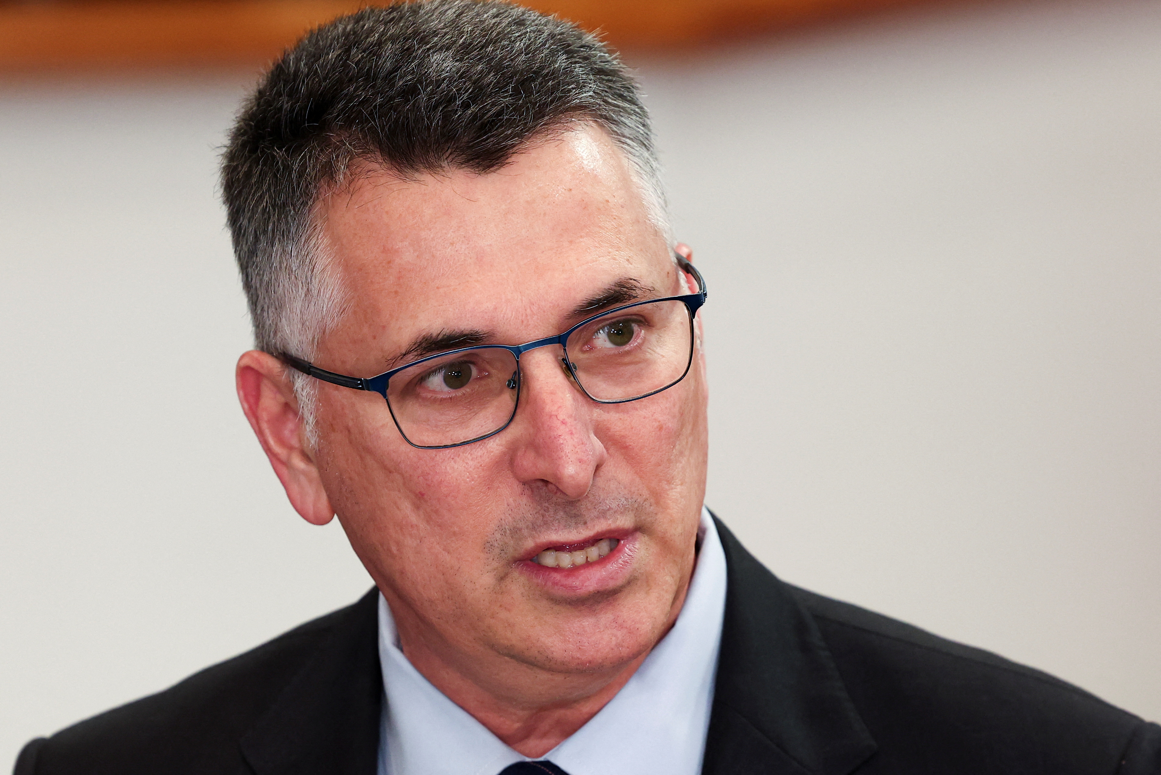 El ministro de Exteriores israelí, Gideon Saar, en una rueda de prensa en Bruselas, el 14 de julio de 2025. 